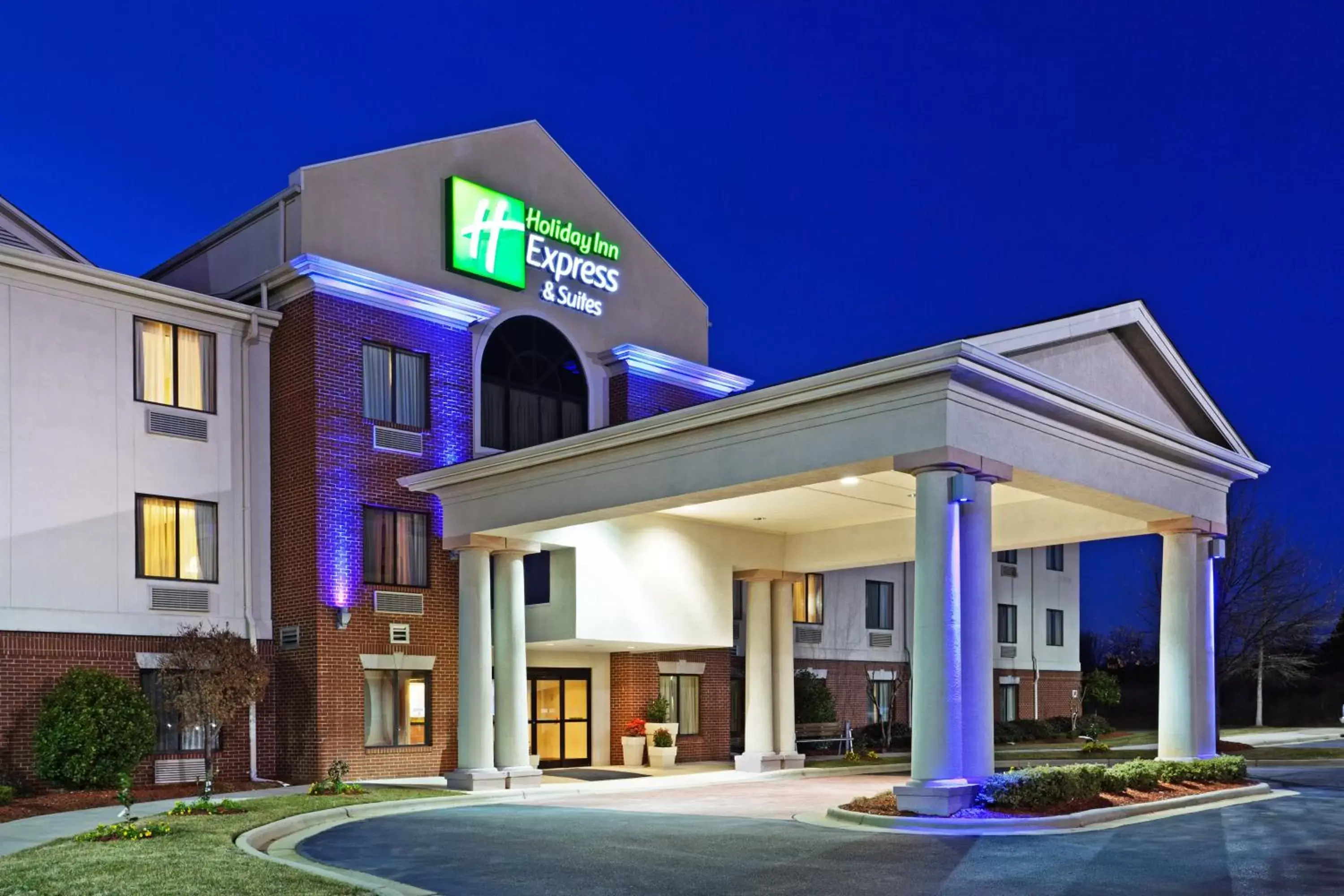 Property Building in Holiday Inn Express & Suites Reidsville, an IHG Hotel