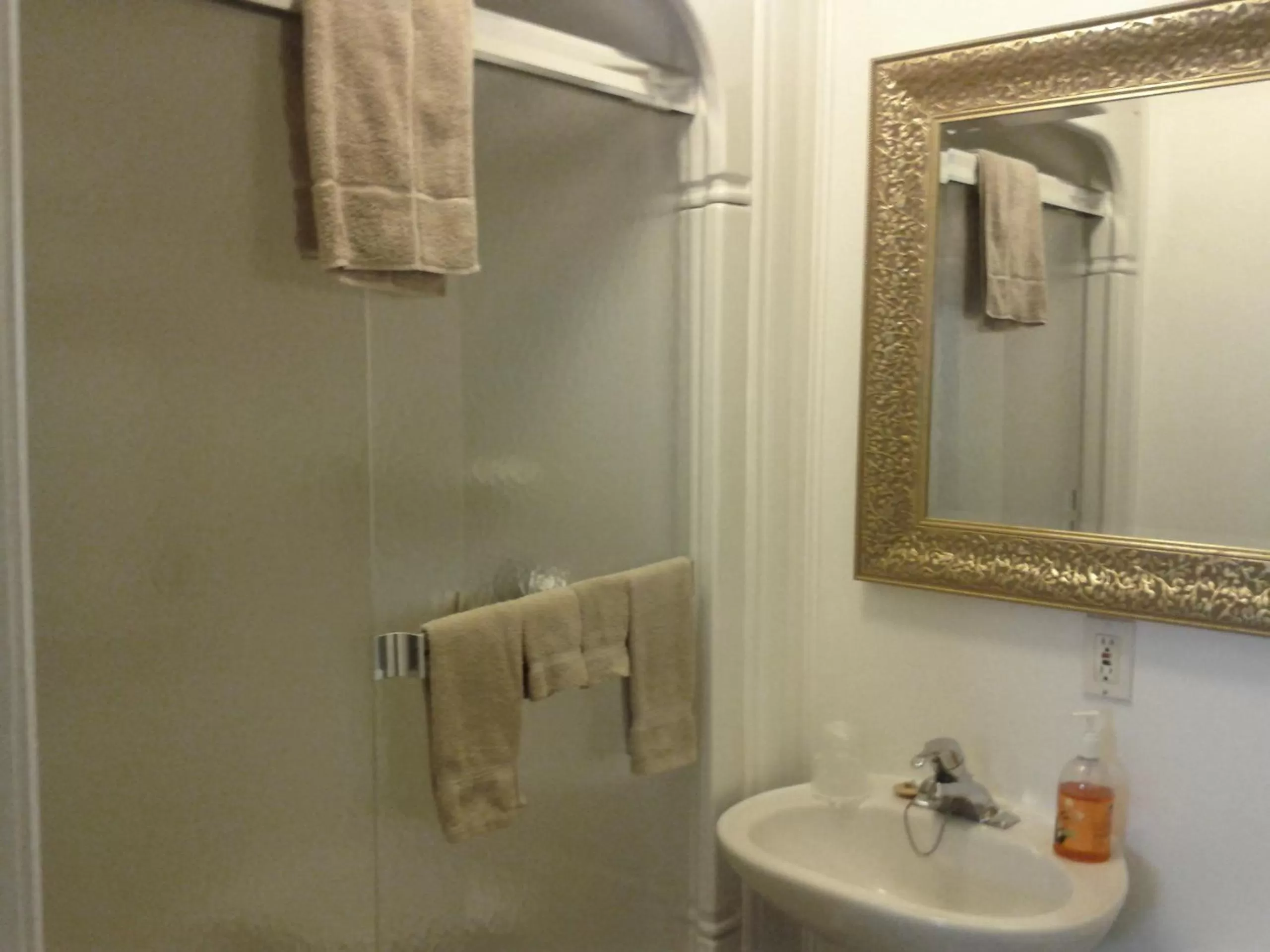 Bathroom in Baldachin Inn