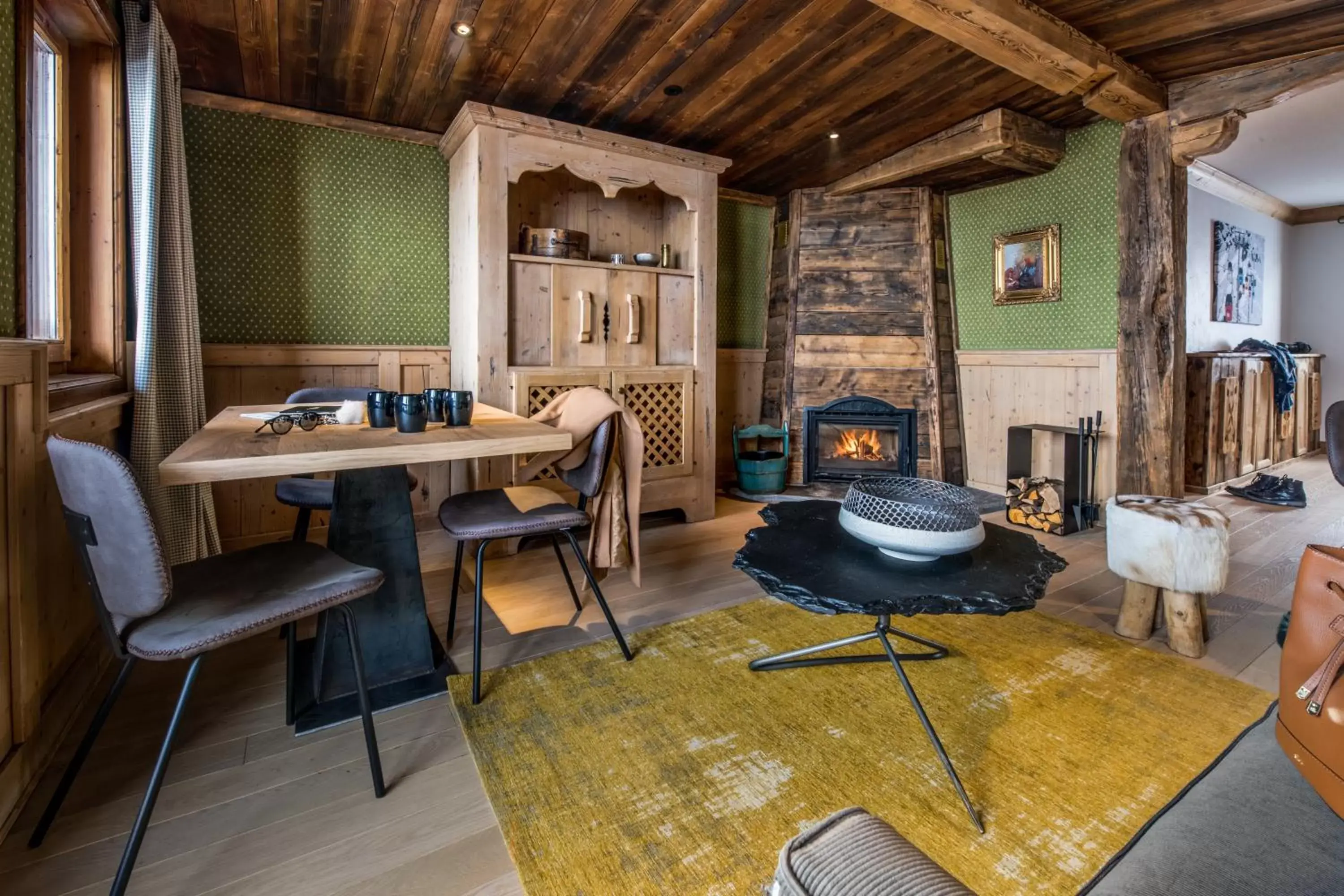 Living room, Seating Area in Hôtel Les Suites du Montana by Les Etincelles