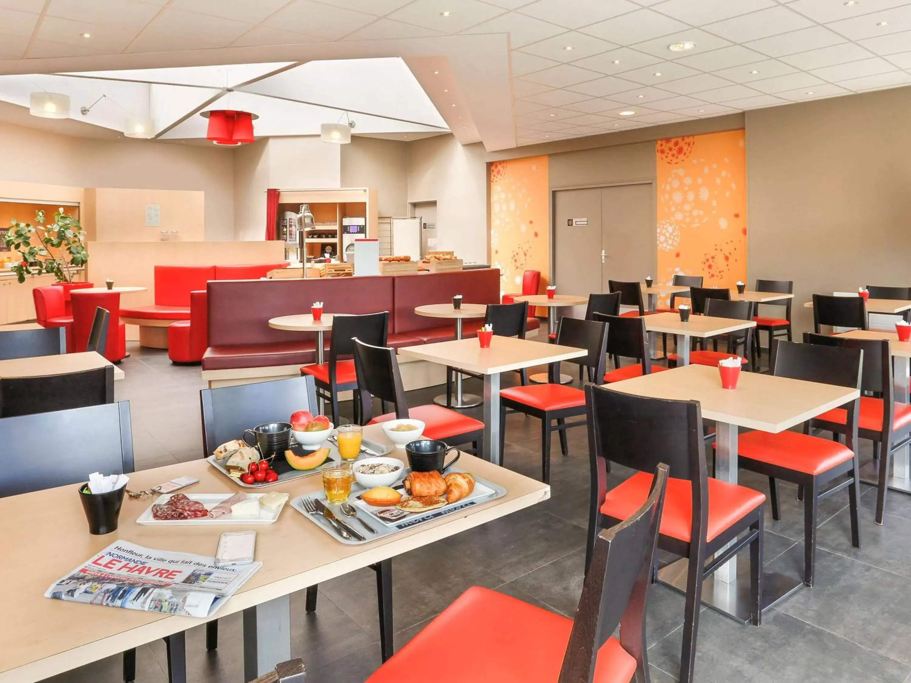 Restaurant/Places to Eat in Ibis Le Havre Sud Harfleur