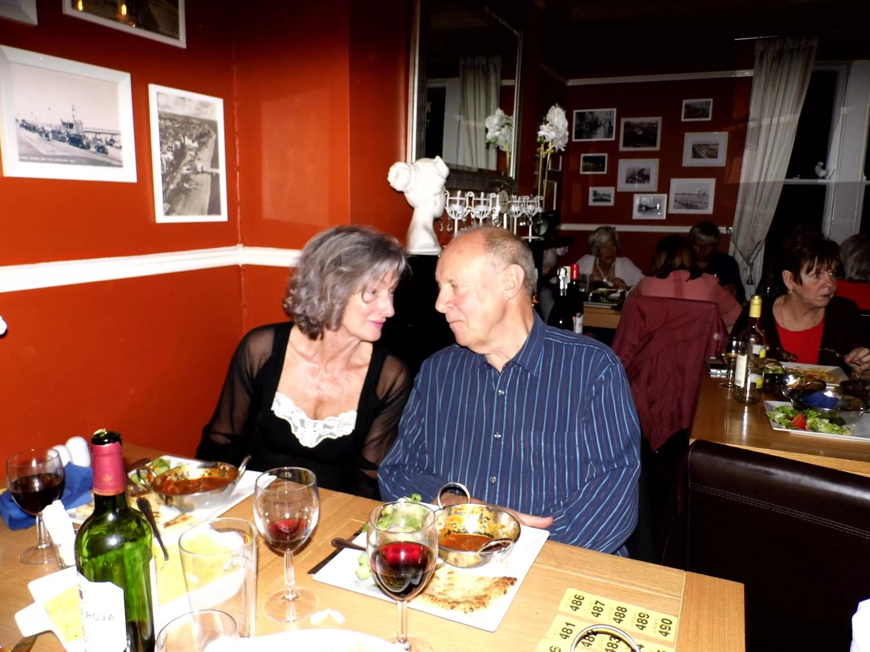 Restaurant/places to eat in Waterfront Hotel