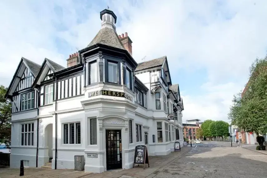 Facade/entrance, Property Building in The Portland Hotel Wetherspoon
