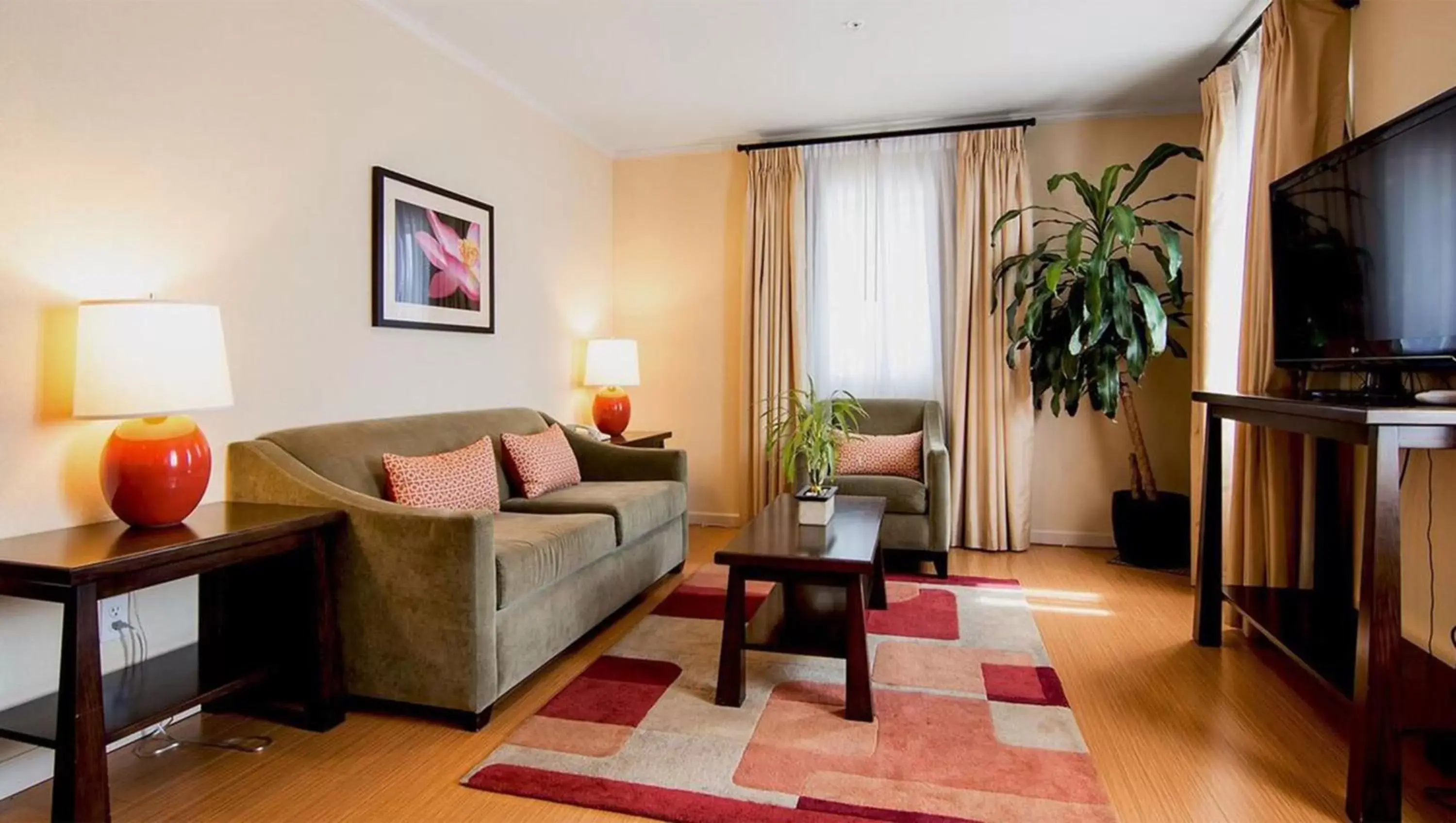 Photo of the whole room, Seating Area in The Zen Hotel Palo Alto