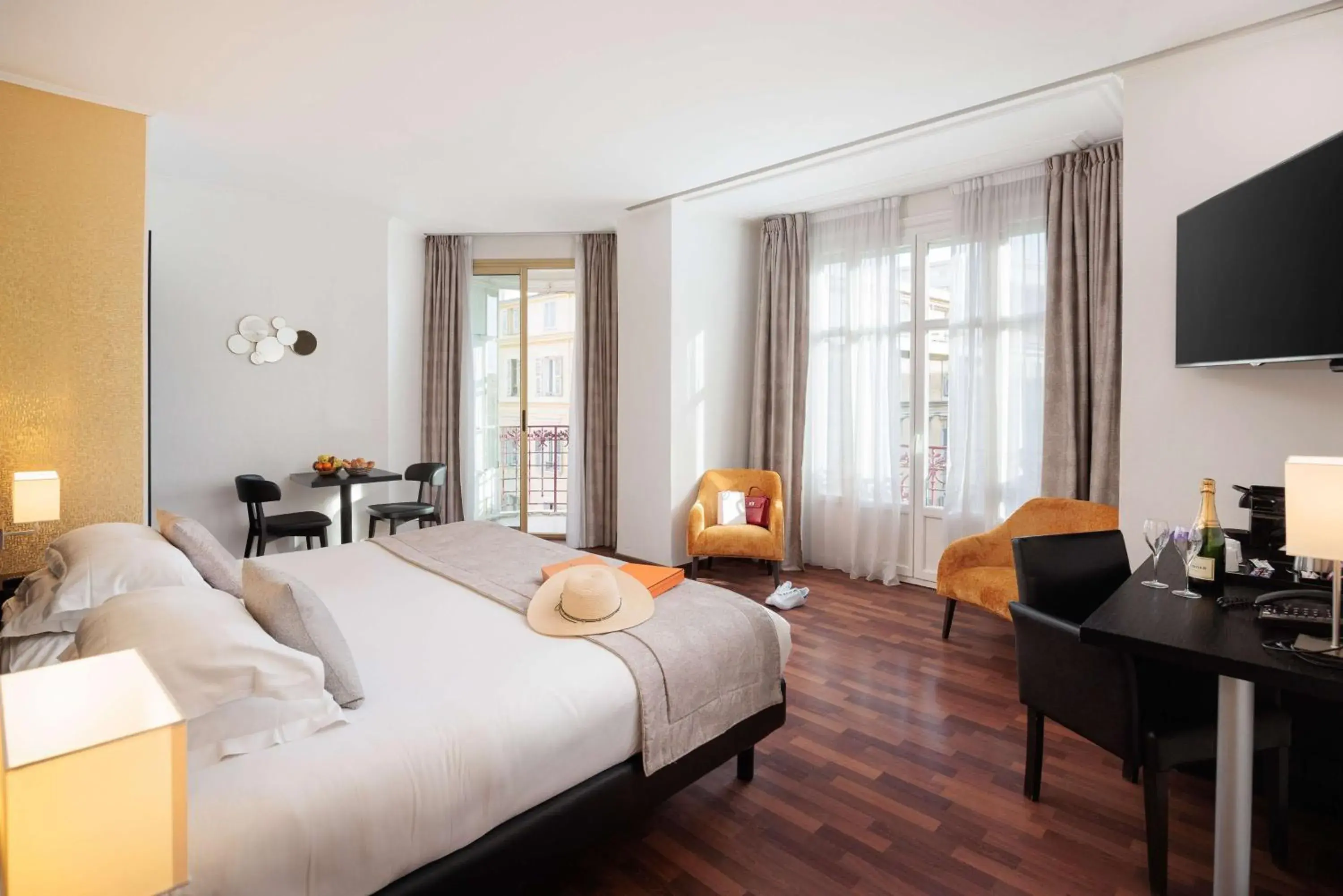 Bedroom in Best Western Plus Hôtel Massena Nice