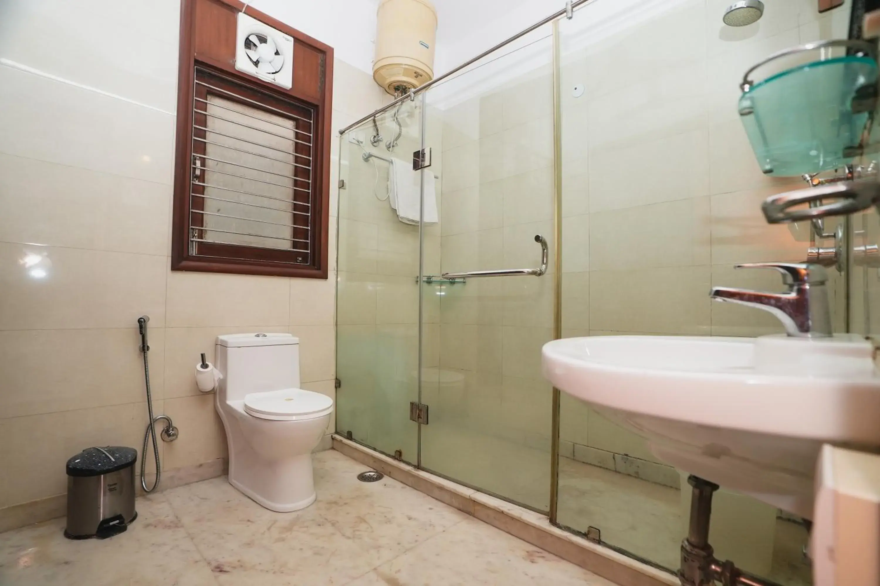 Bathroom in Mintstar Apartment and Suites, Chittaranjan Park