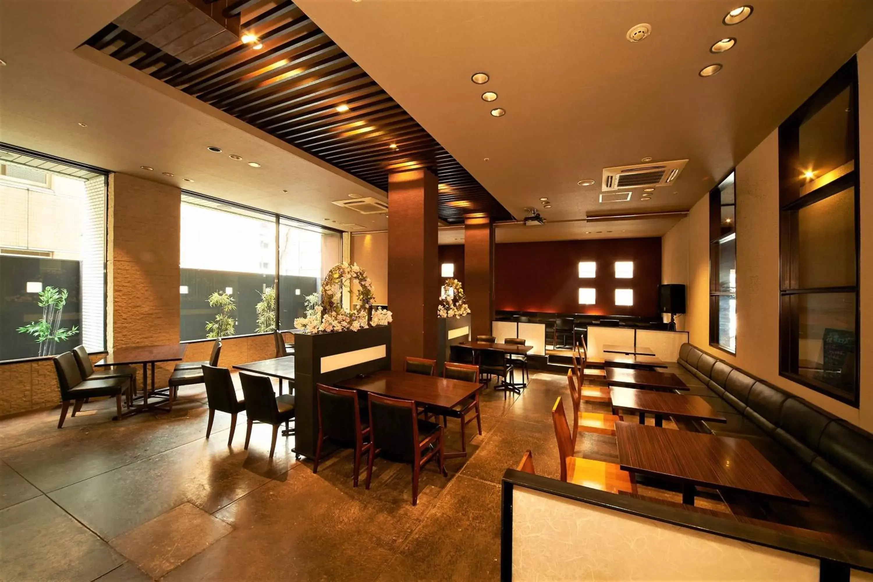 Restaurant/Places to Eat in Toyo Hotel