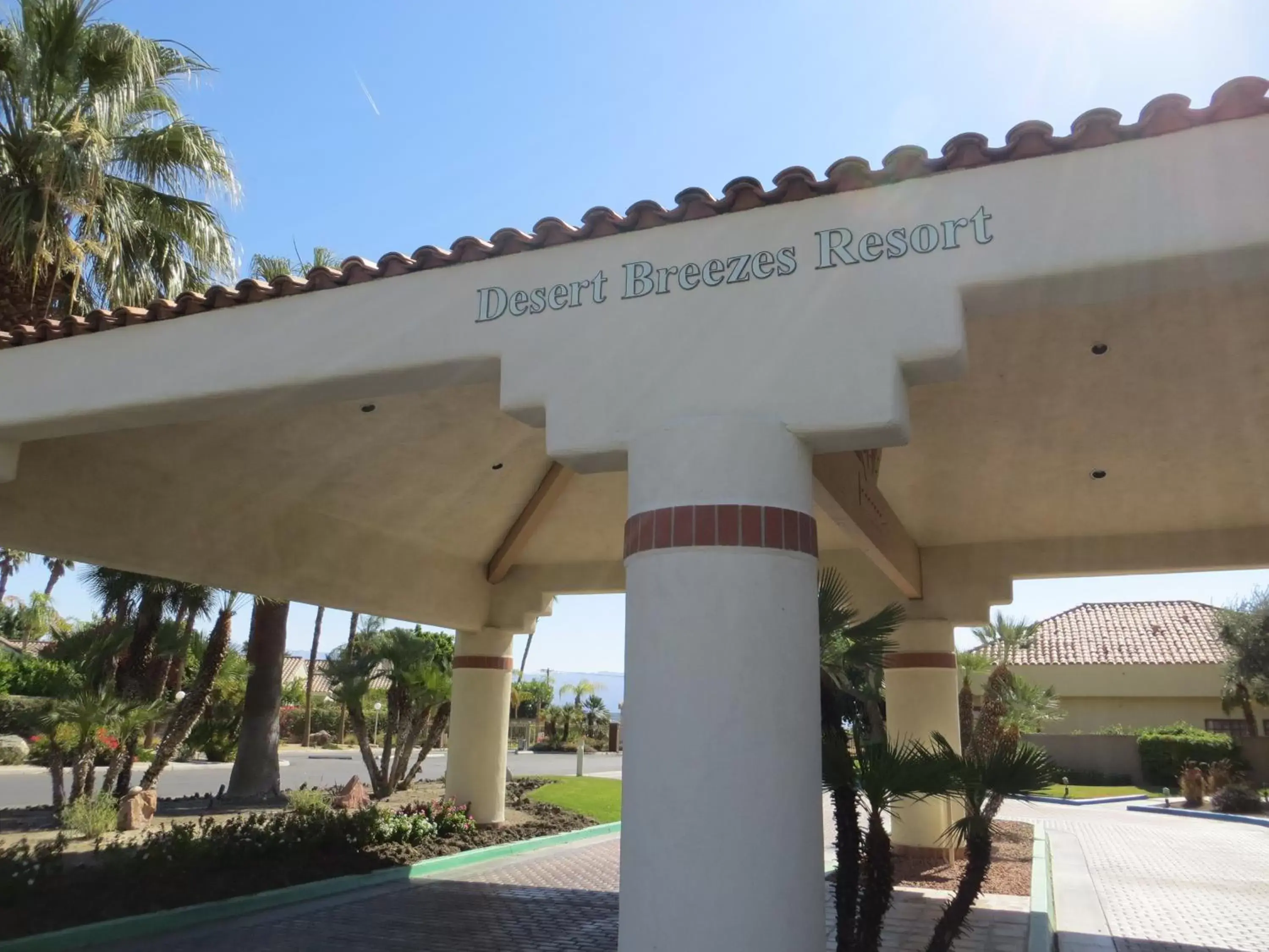 Facade/entrance in Desert Breezes Resort