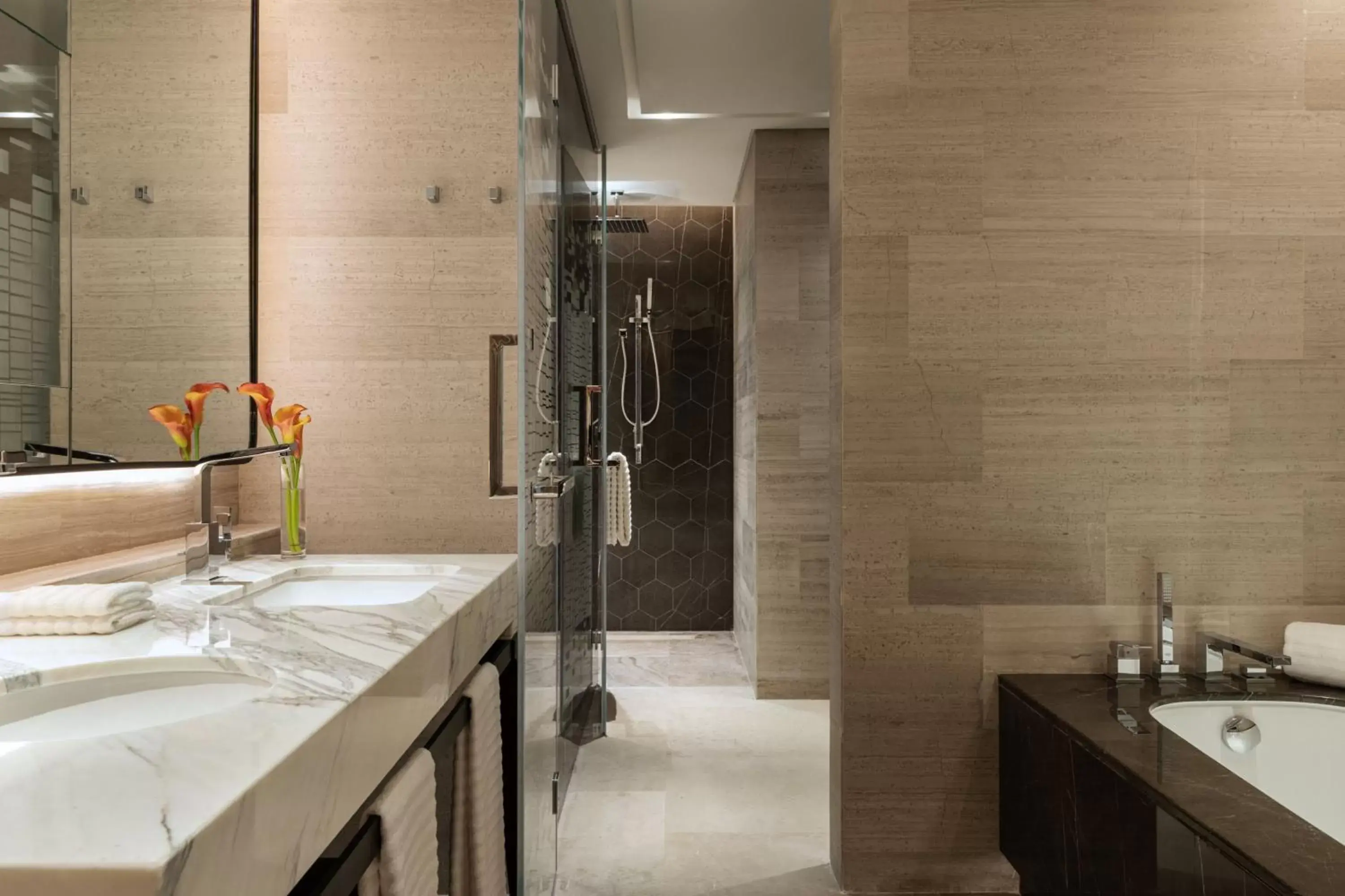 Bedroom, Bathroom in Le Royal Méridien Doha