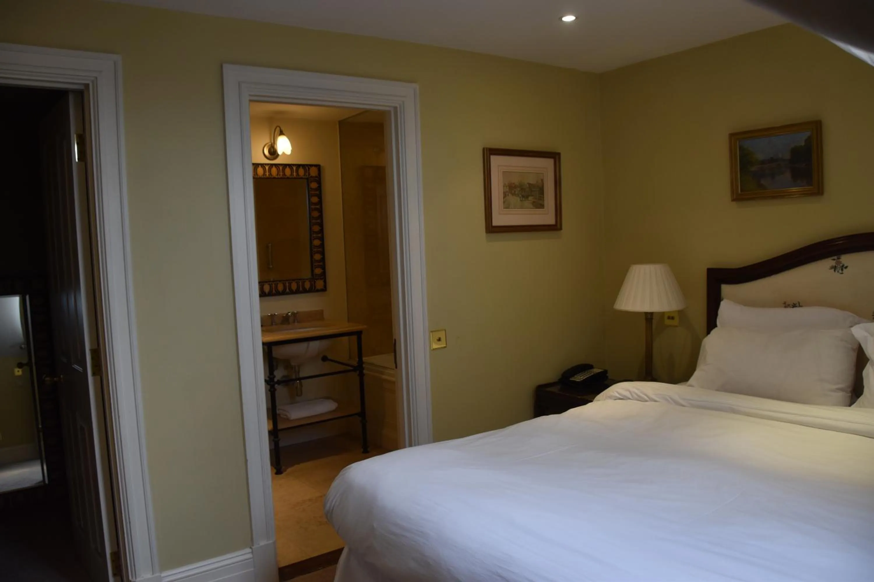 Bed in The Cranley Hotel