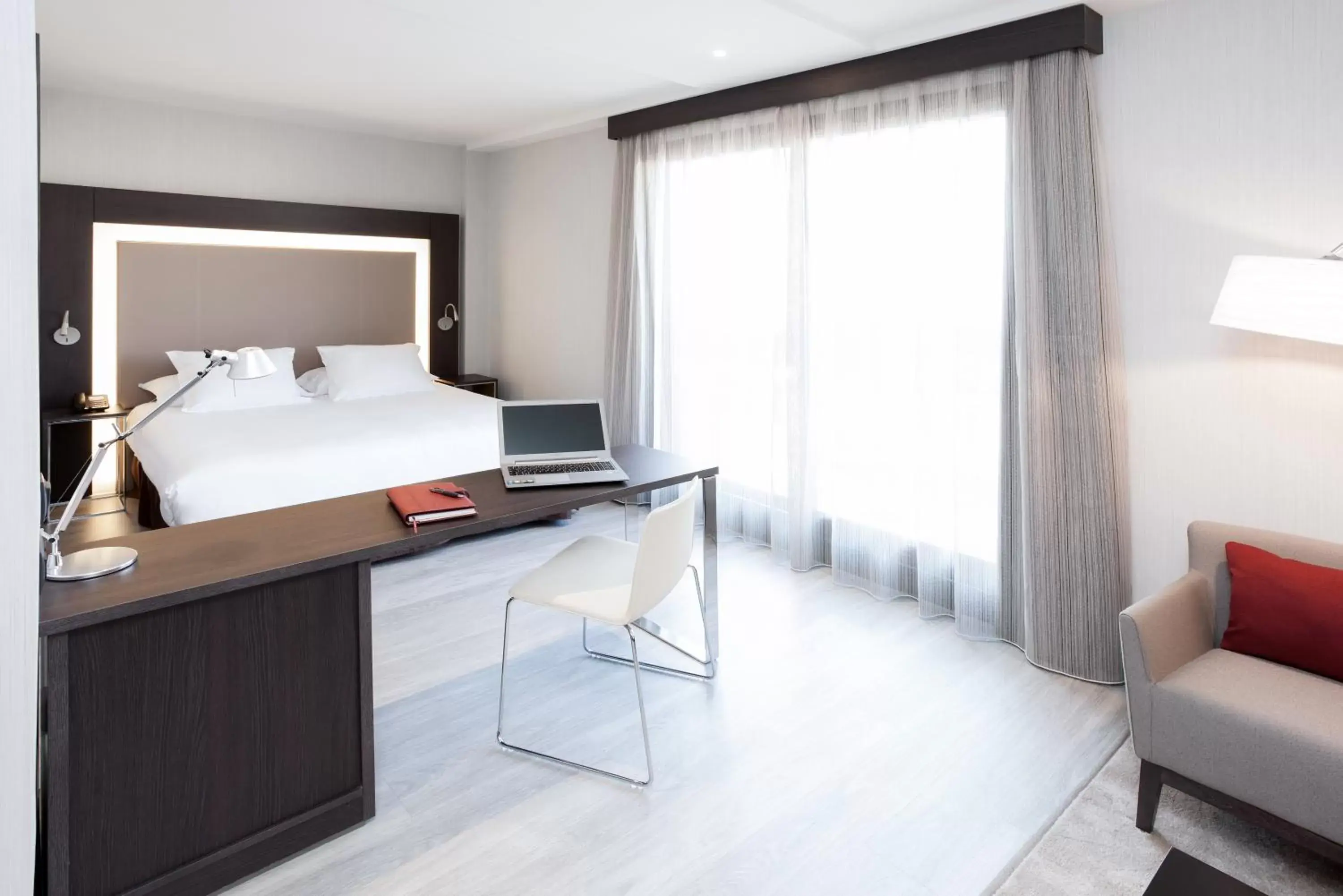 Executive Queen Room with Terrace in Novotel Madrid Center