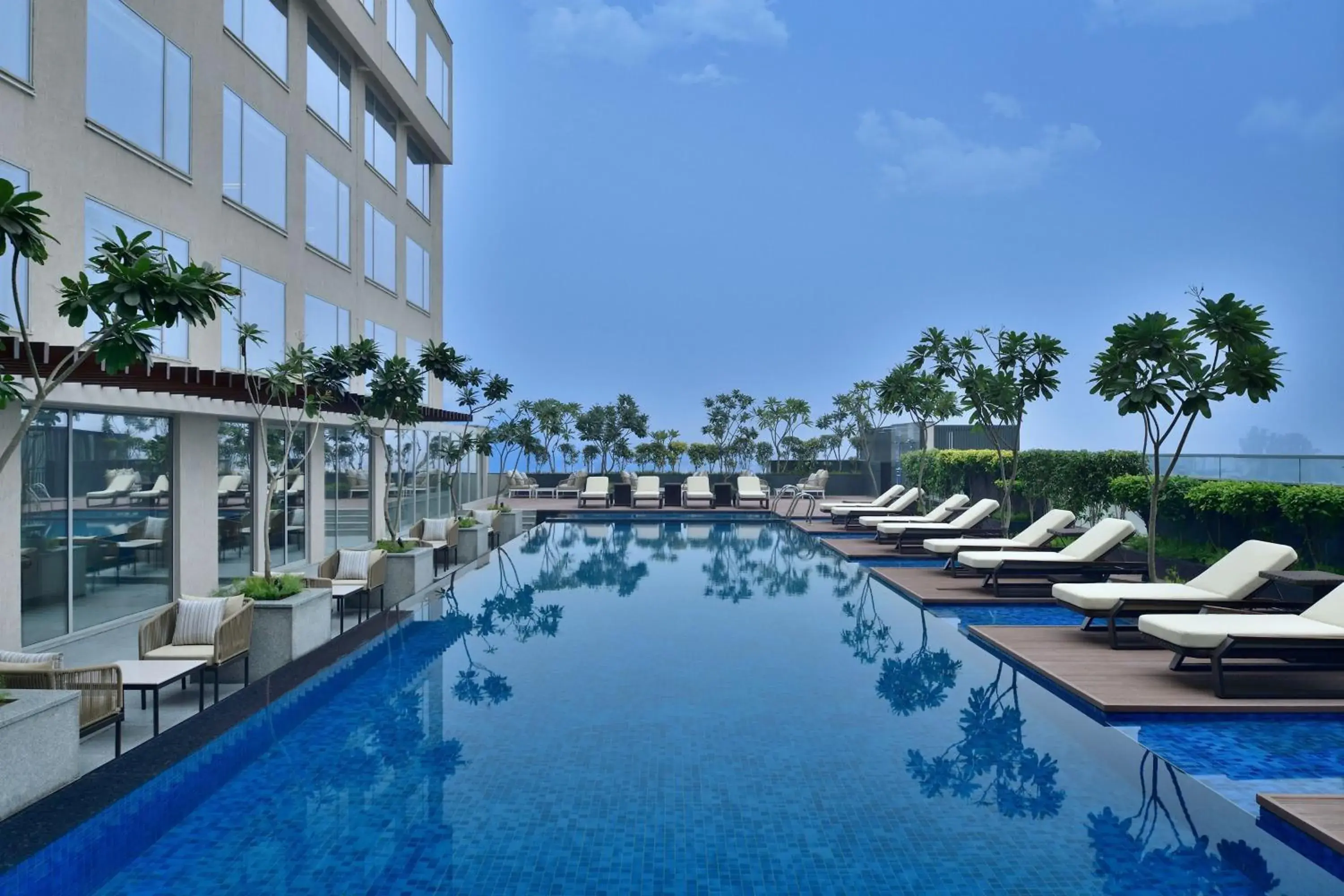 Swimming Pool in Le Méridien Amritsar