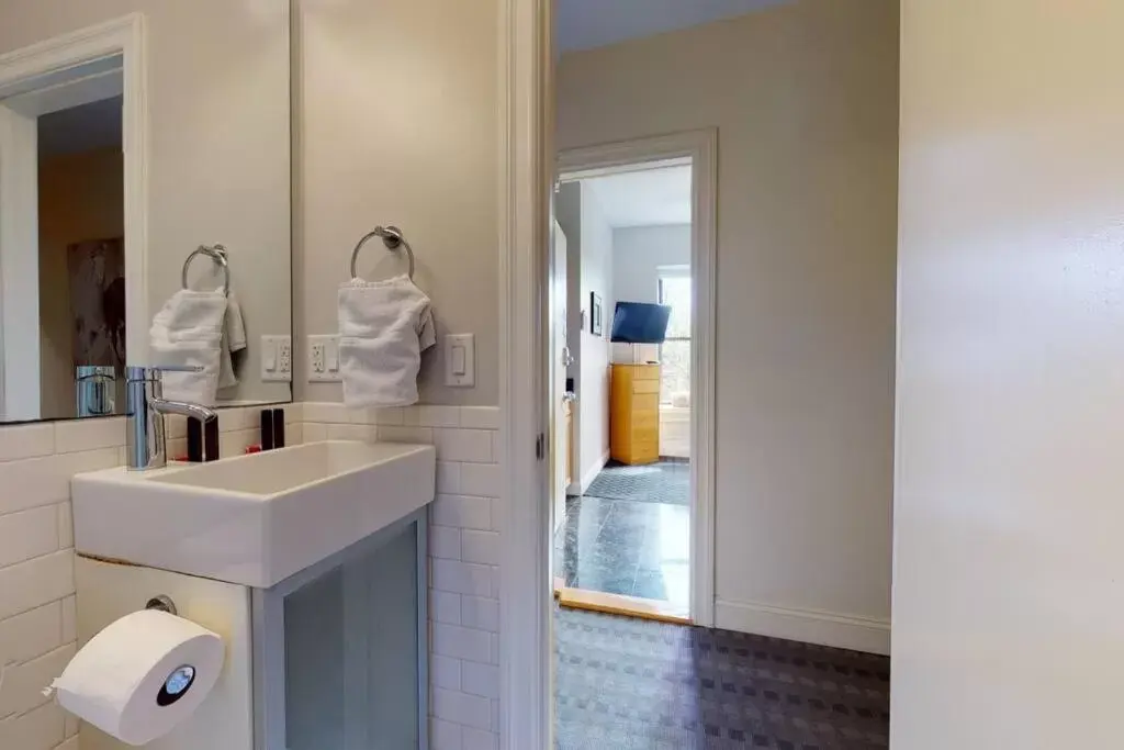 Bathroom in Charming Studio in Boston Brownstone, #44