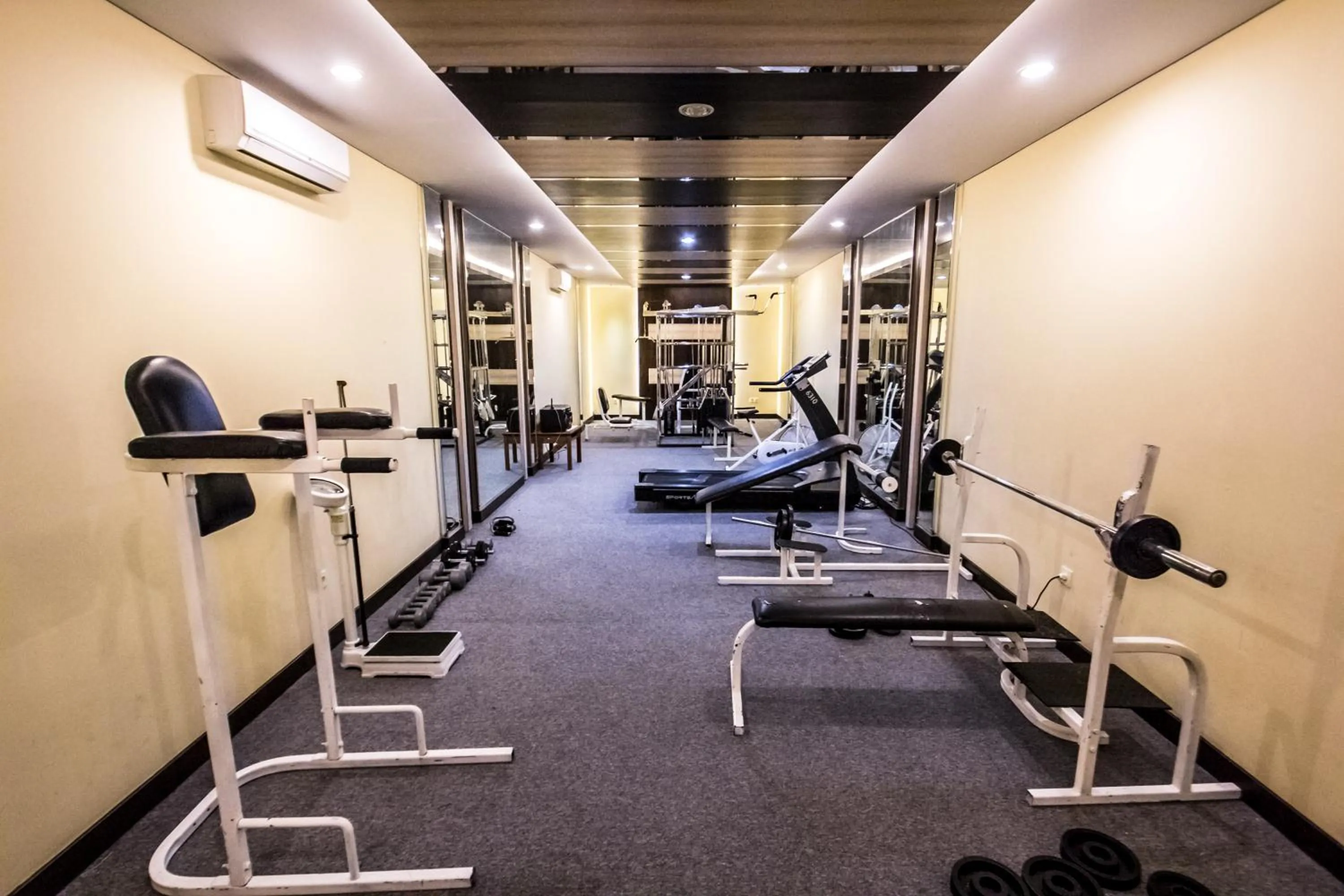 Fitness centre/facilities in Hotel New Saphir Yogyakarta