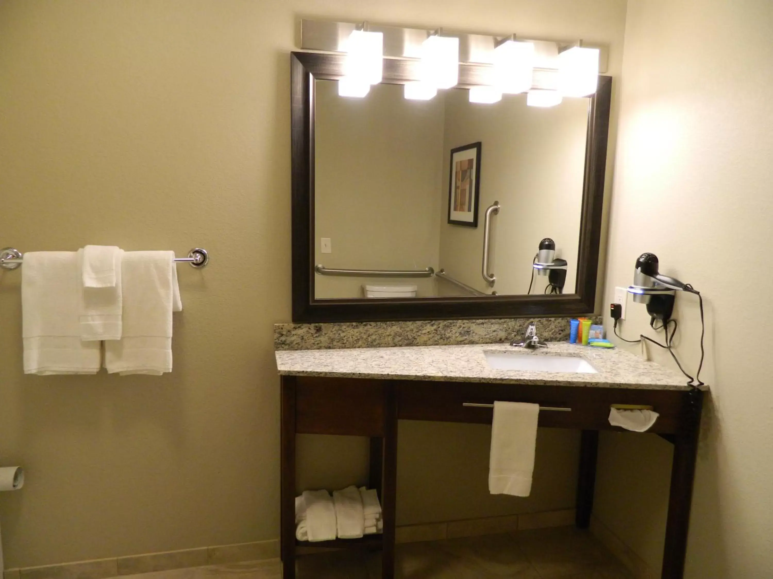 Coffee/Tea Facilities in Brookstone Lodge & Suites