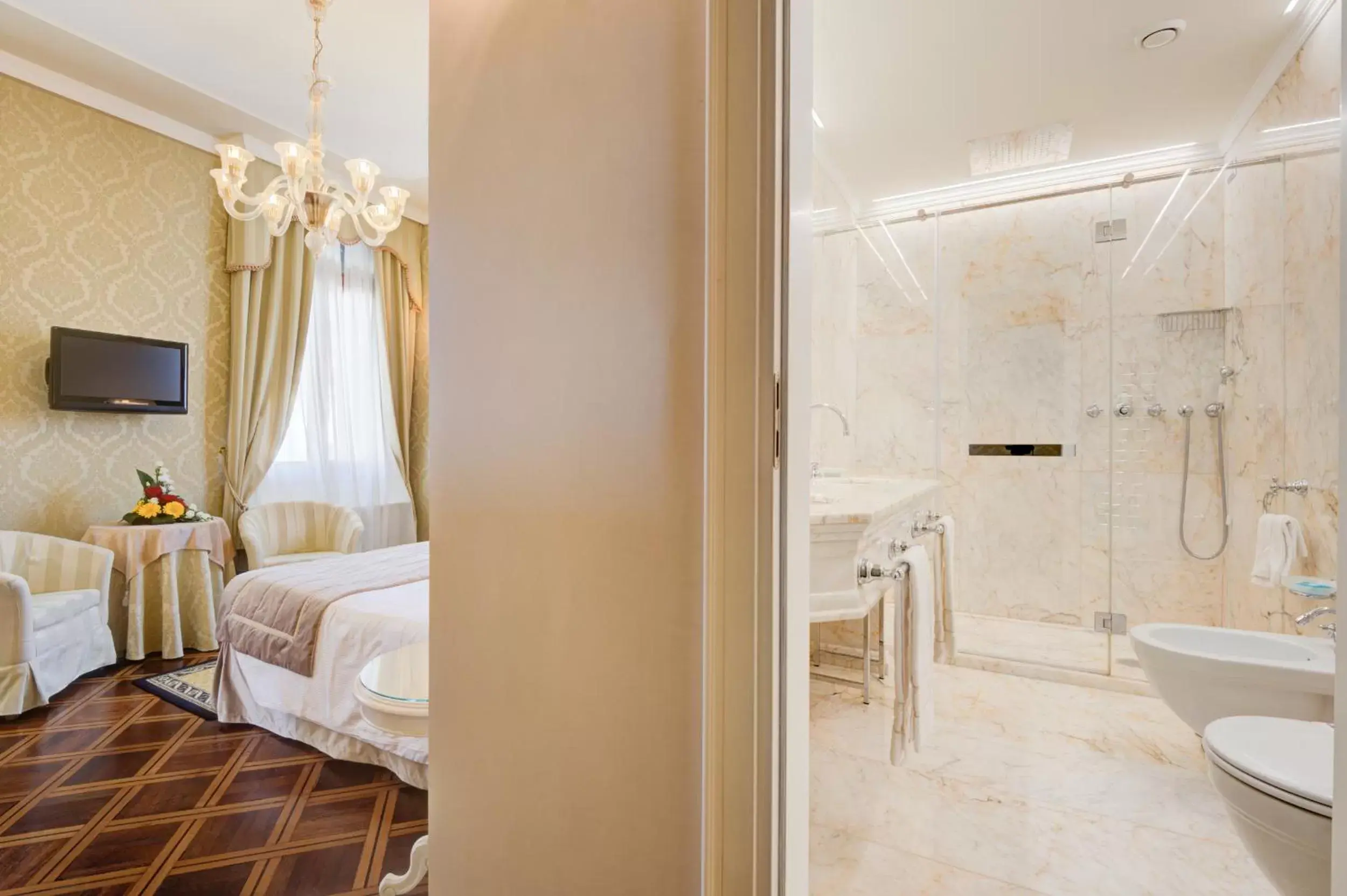 Bathroom in Hotel Al Duca Di Venezia