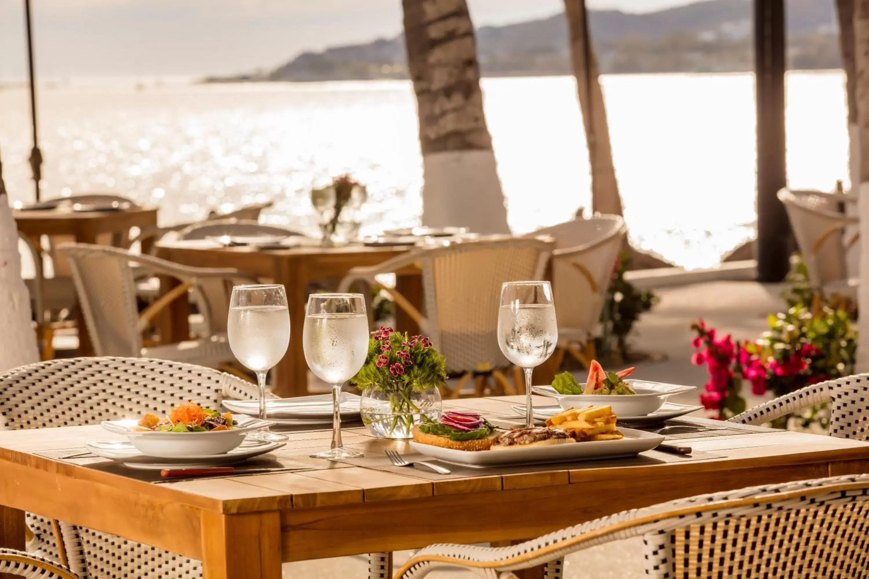 Restaurant/Places to Eat in Vista Vallarta All Suites On The Beach
