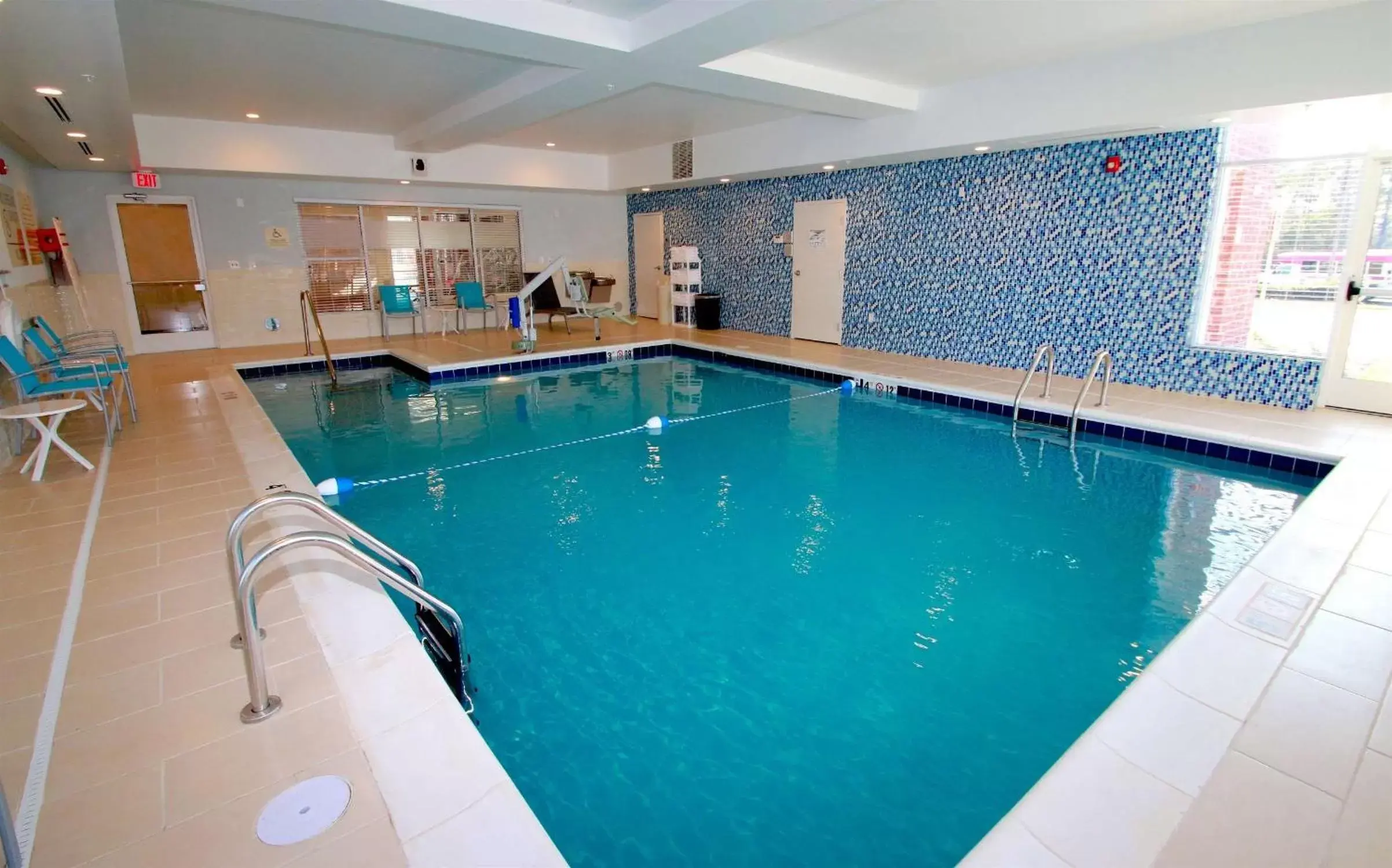 Pool view, Swimming Pool in Hampton Inn- Suffolk