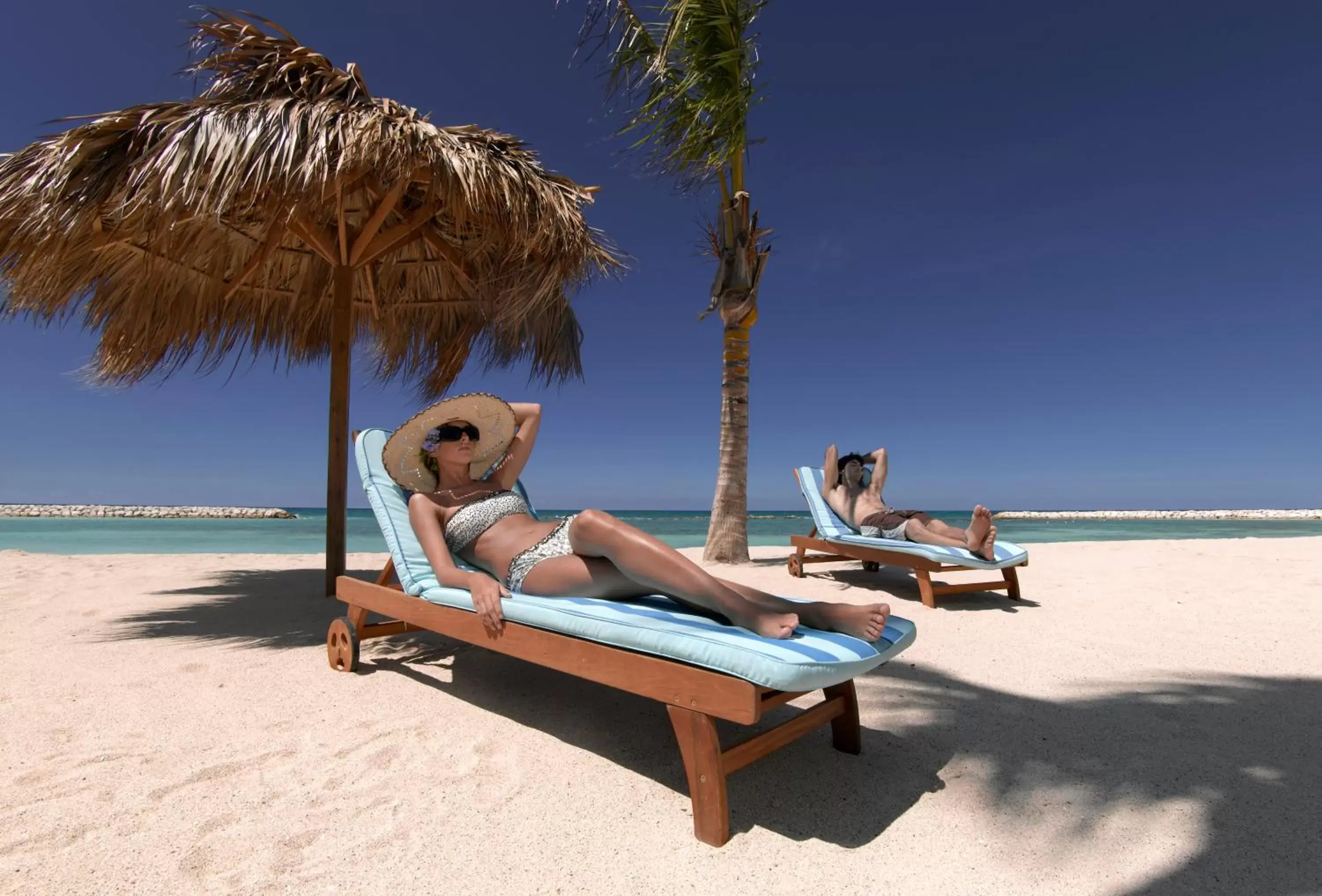 Area and facilities, Beach in Grand Palladium Lady Hamilton Resort & Spa - All Inclusive