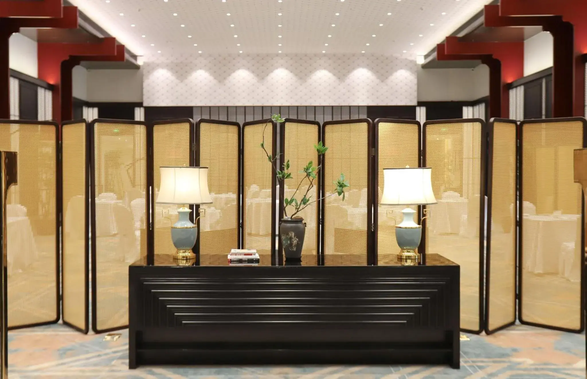 Restaurant/places to eat, Lobby/Reception in Crowne Plaza Zhengzhou, an IHG Hotel