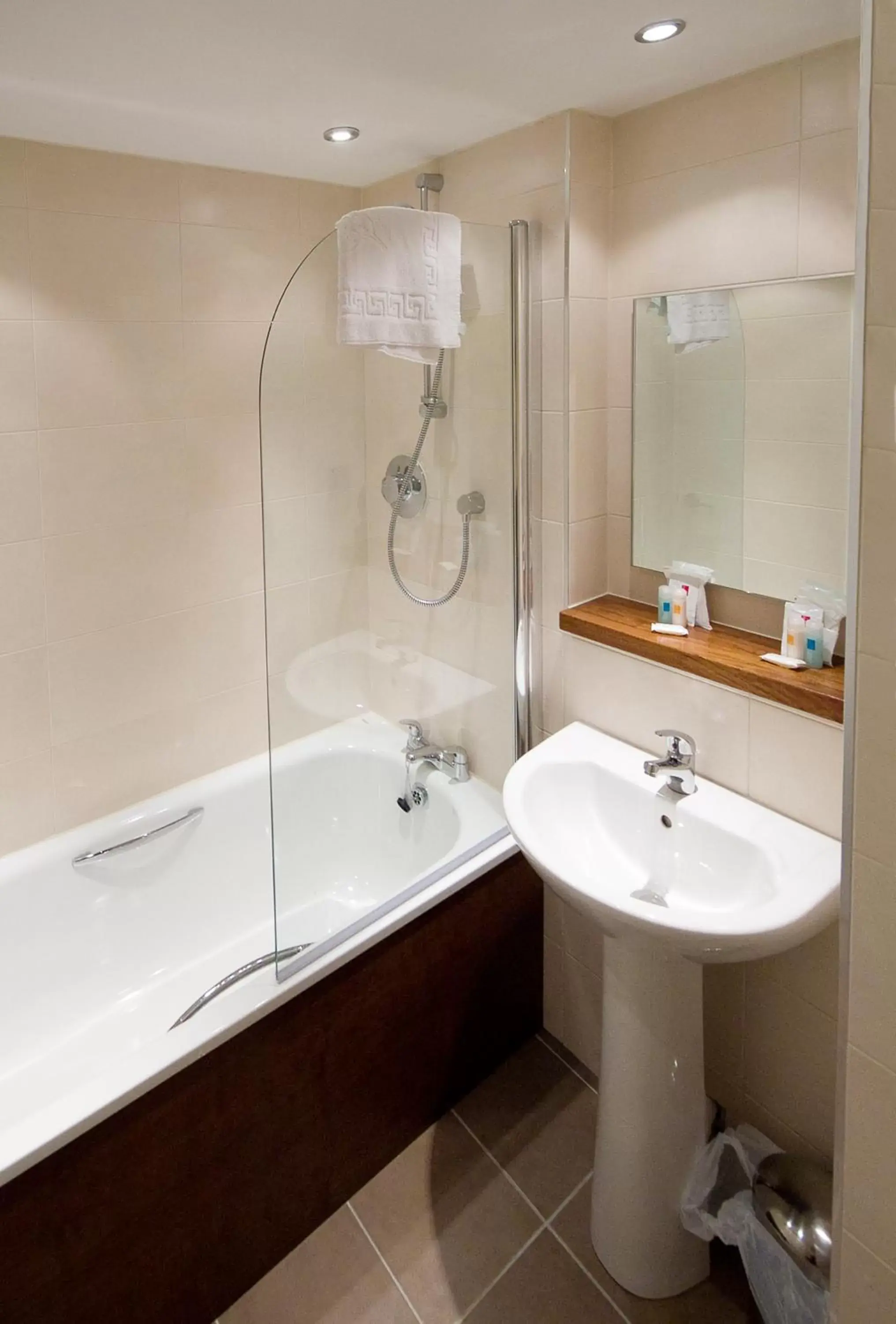 Shower, Bathroom in Rosslea Hall Hotel