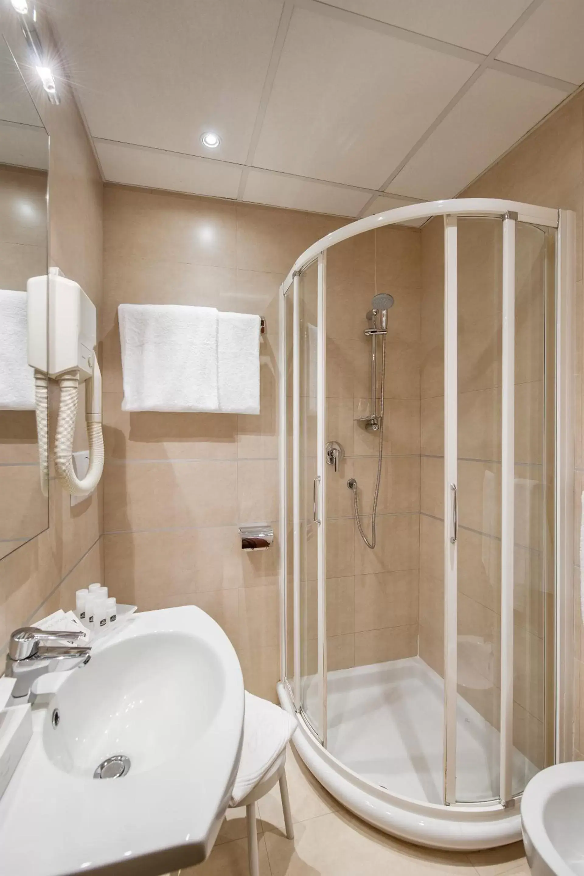 Bathroom in Hotel Montecarlo