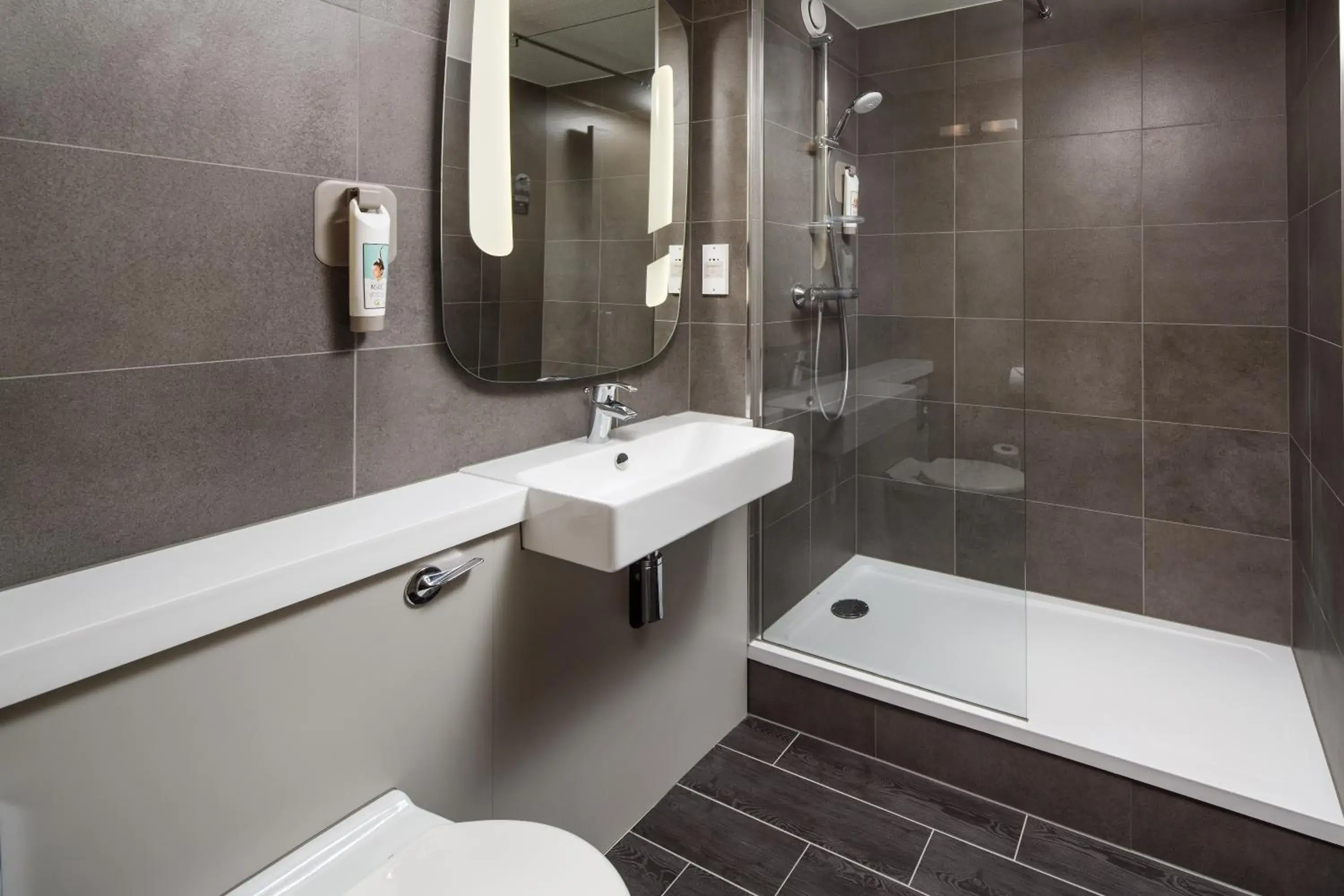 Shower, Bathroom in Ibis Coventry South Whitley Hotel