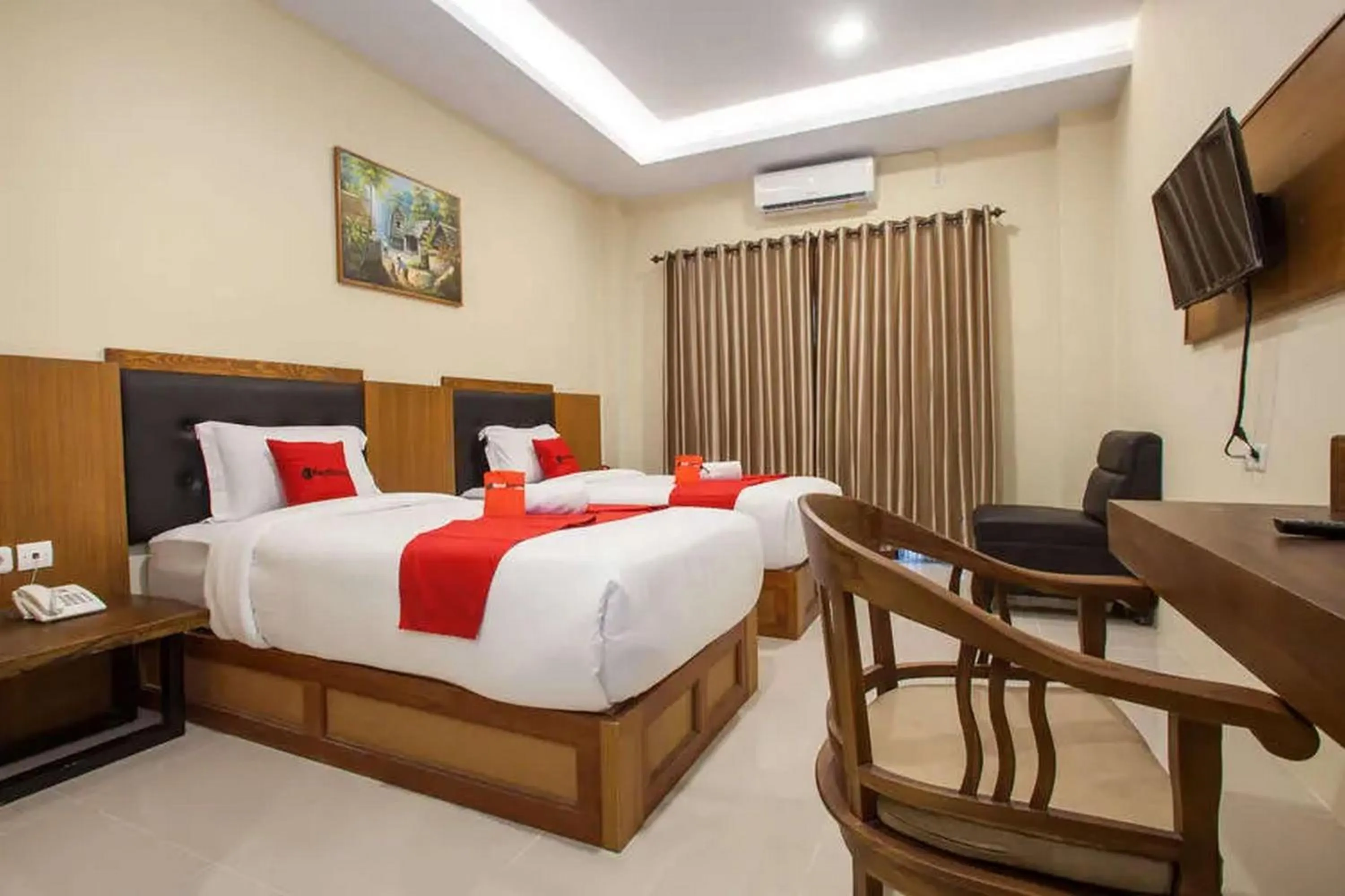 Bed in RedDoorz Premium @ Jalan Cengkeh Malang