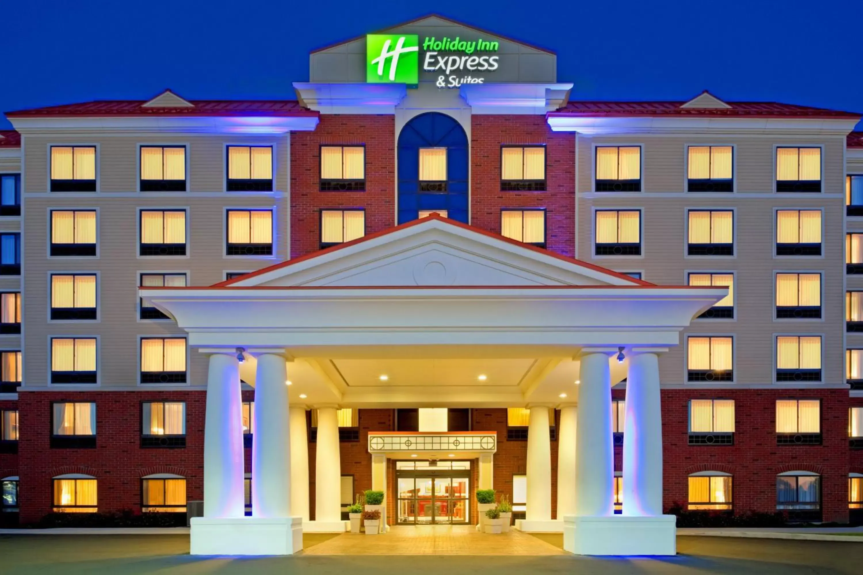 Property building in Holiday Inn Express & Suites Albany Airport Area - Latham by IHG Property building in Holiday Inn Express & Suites Albany Airport Area - Latham by IHG