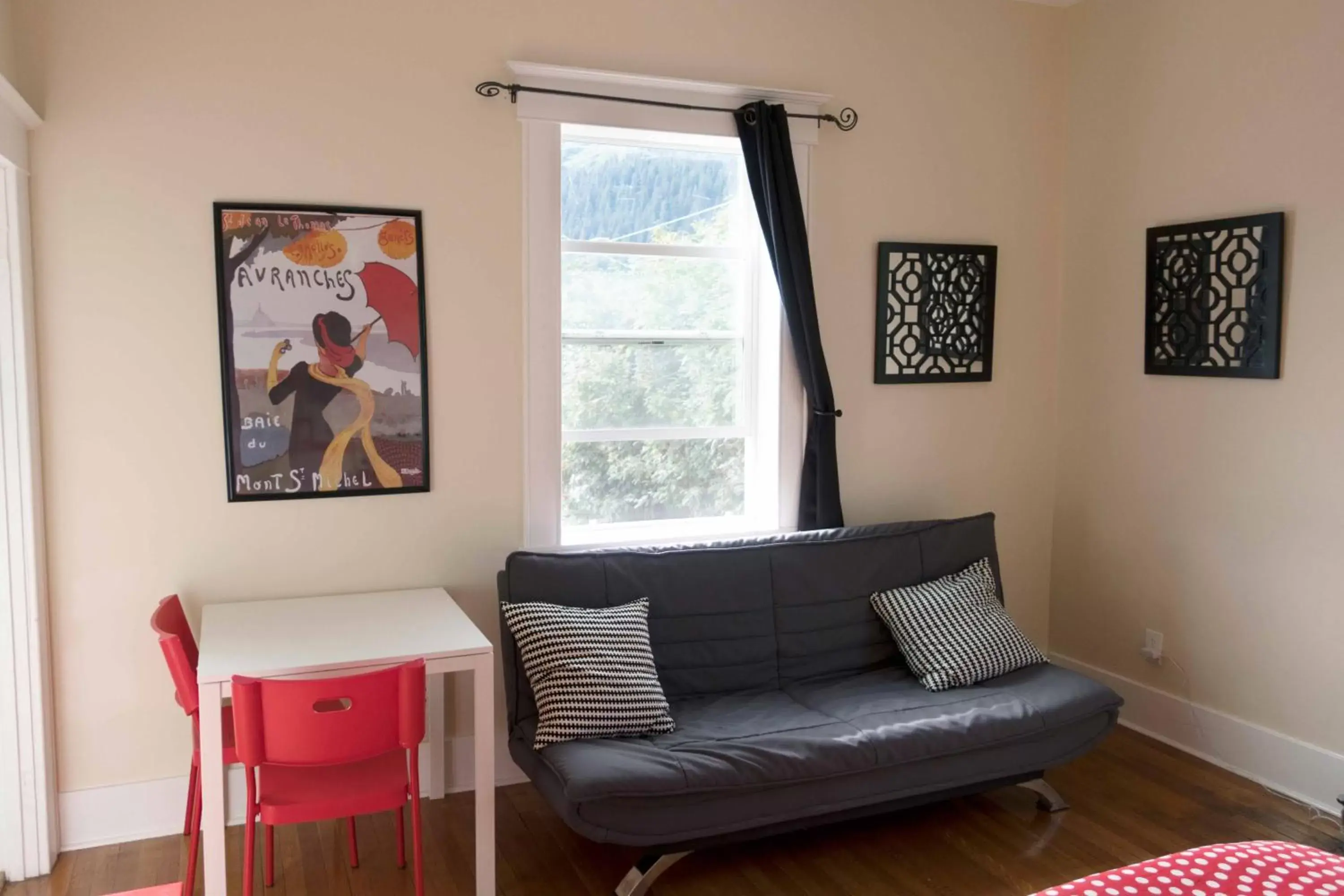 Living room, Seating Area in Sauerdough Lodging