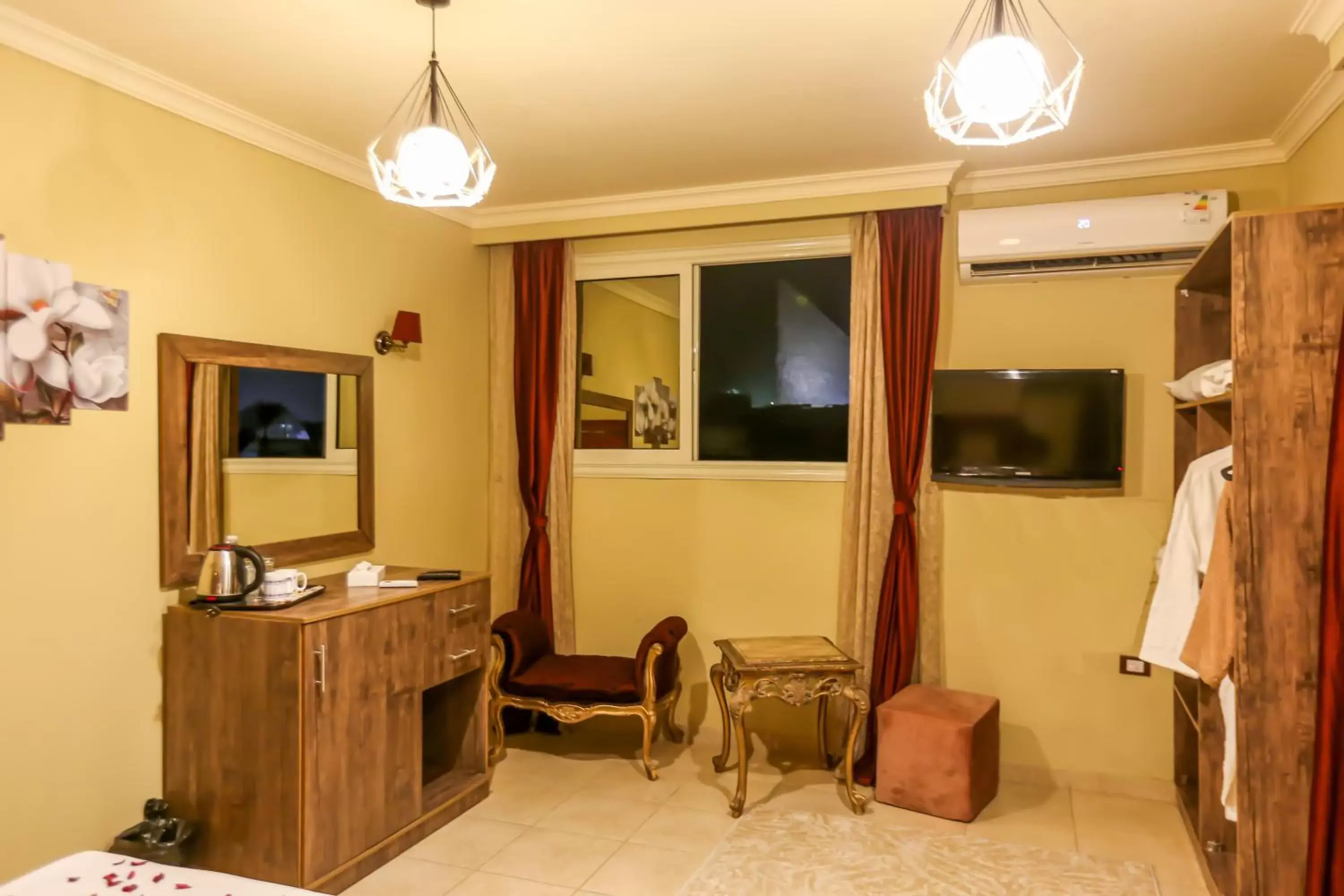 Double Room with Terrace in King Cheops Inn - Pyramid View Double Room with Terrace in King Cheops Inn - Pyramid View