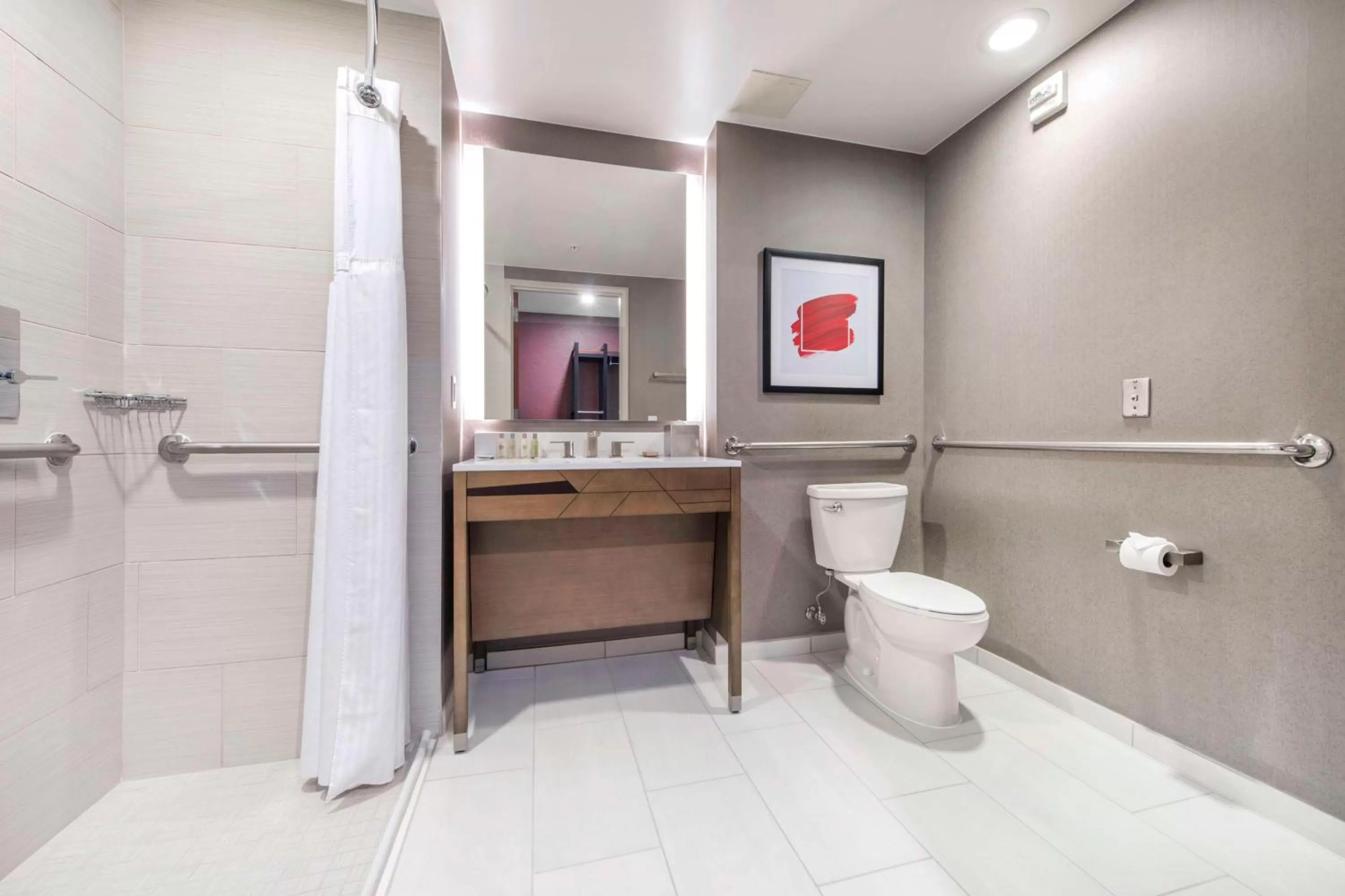 Shower in DoubleTree by Hilton Raleigh-Cary