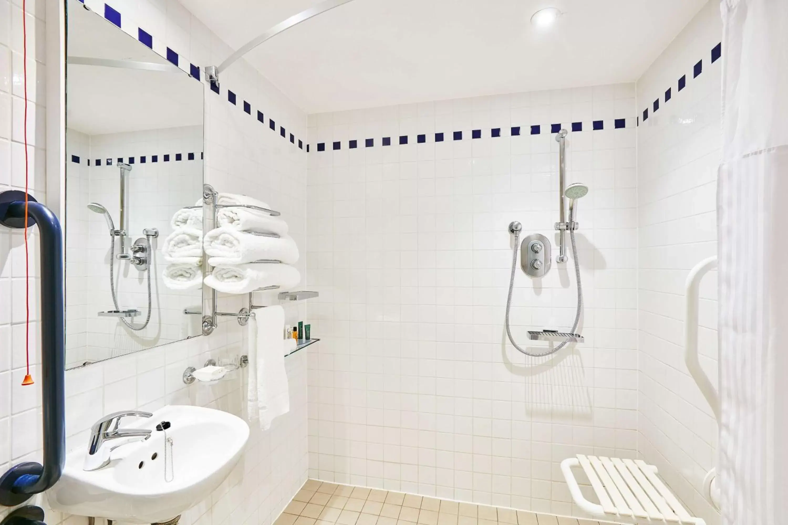 Bathroom in Hilton Garden Inn Bristol City Centre