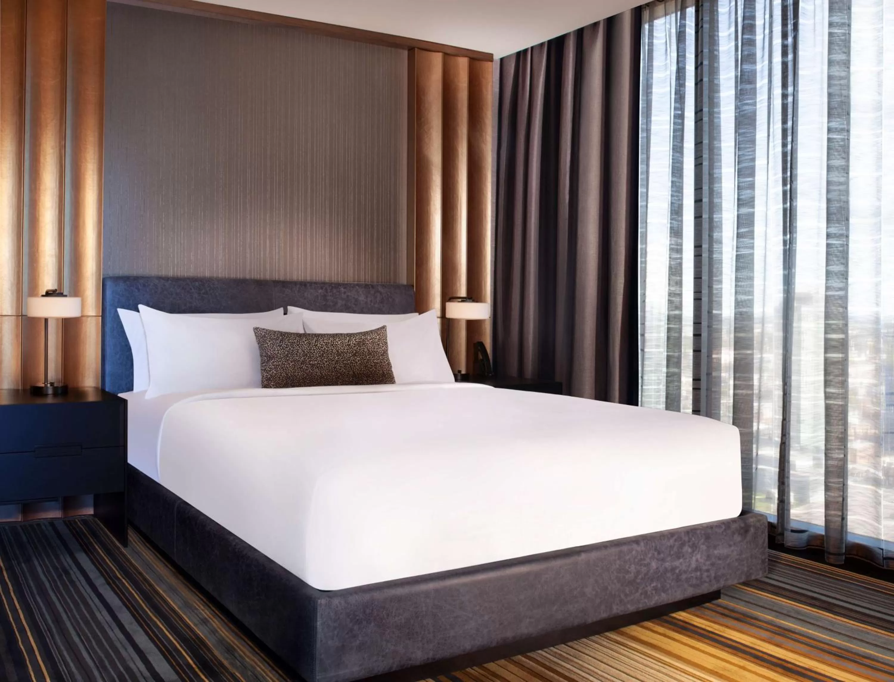 Photo of the whole room, Bed in Grand Hyatt Nashville