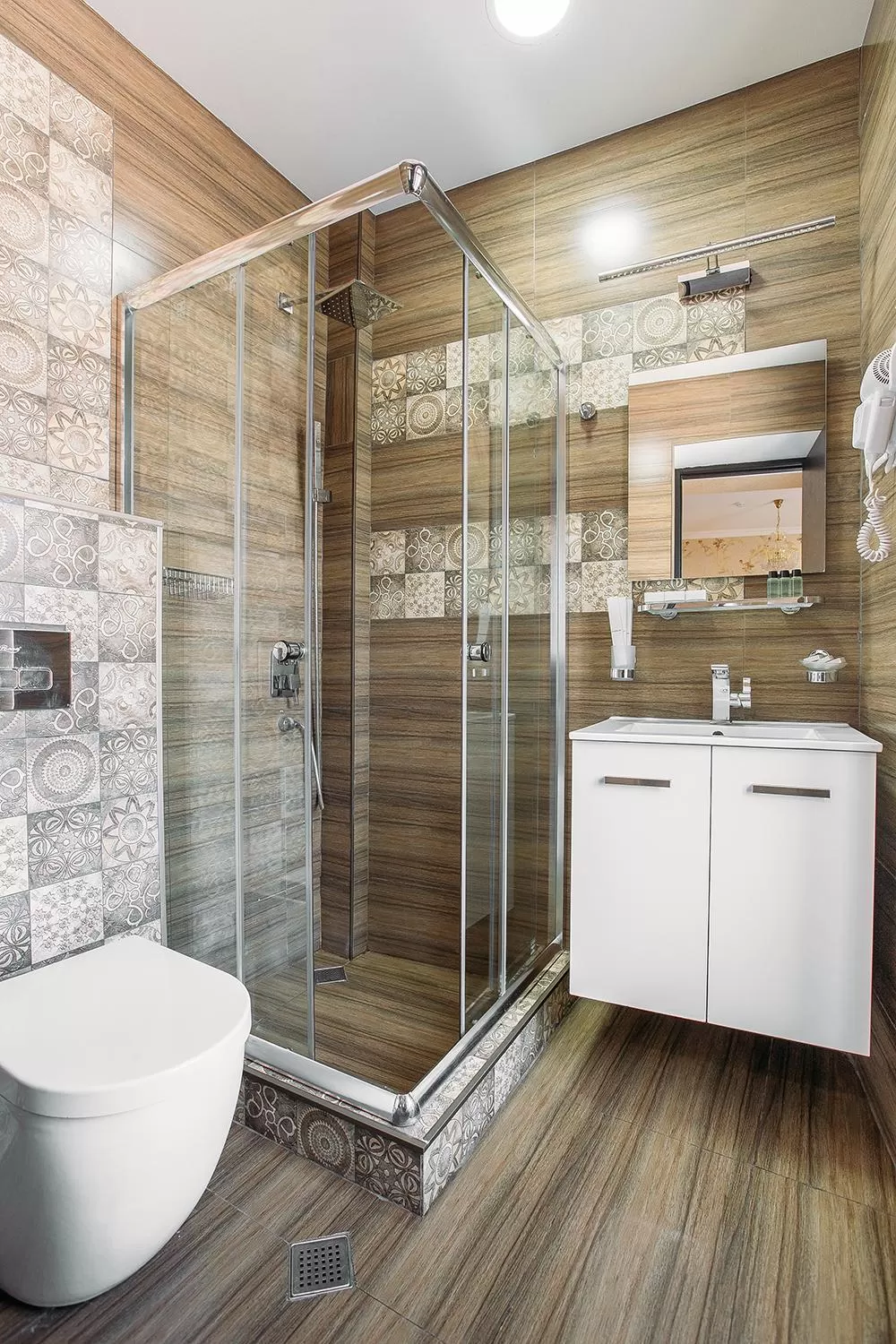 Shower in Hotel Aivani Old Tbilisi