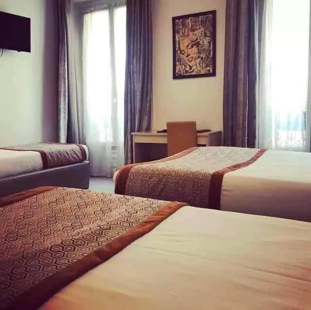 Photo of the whole room, Bed in Hotel Corona -Rodier-