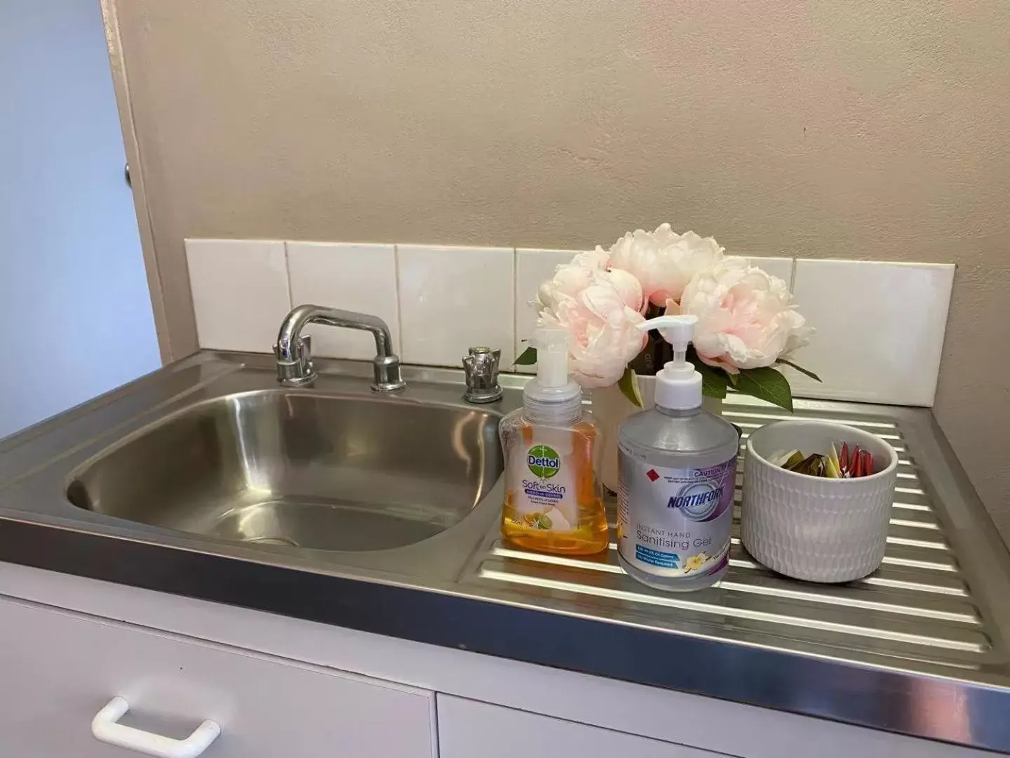 Kitchen or kitchenette, Kitchen/Kitchenette in Apollo Motel Parkes