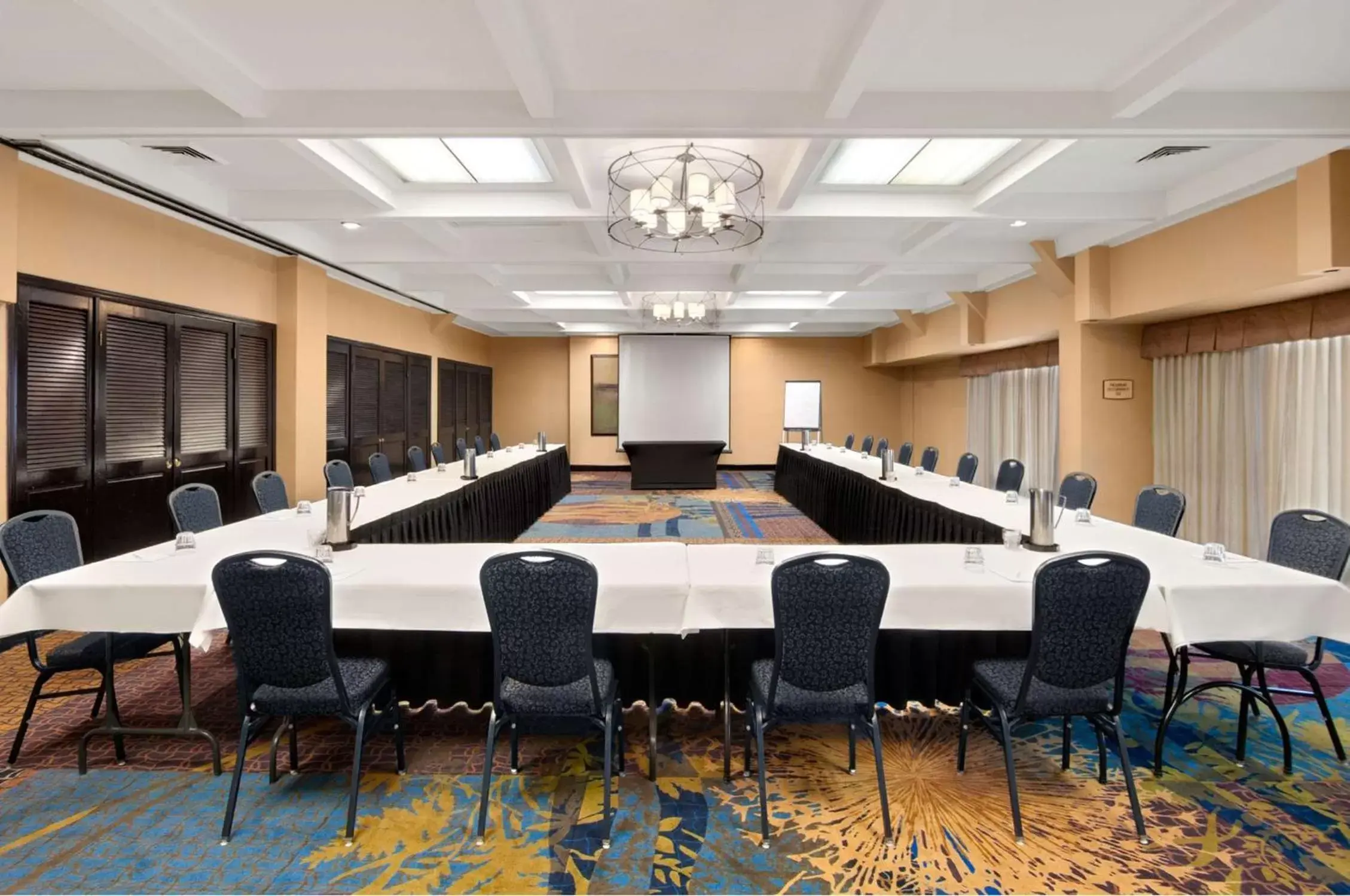 Meeting/conference room in Embassy Suites by Hilton Kansas City Plaza