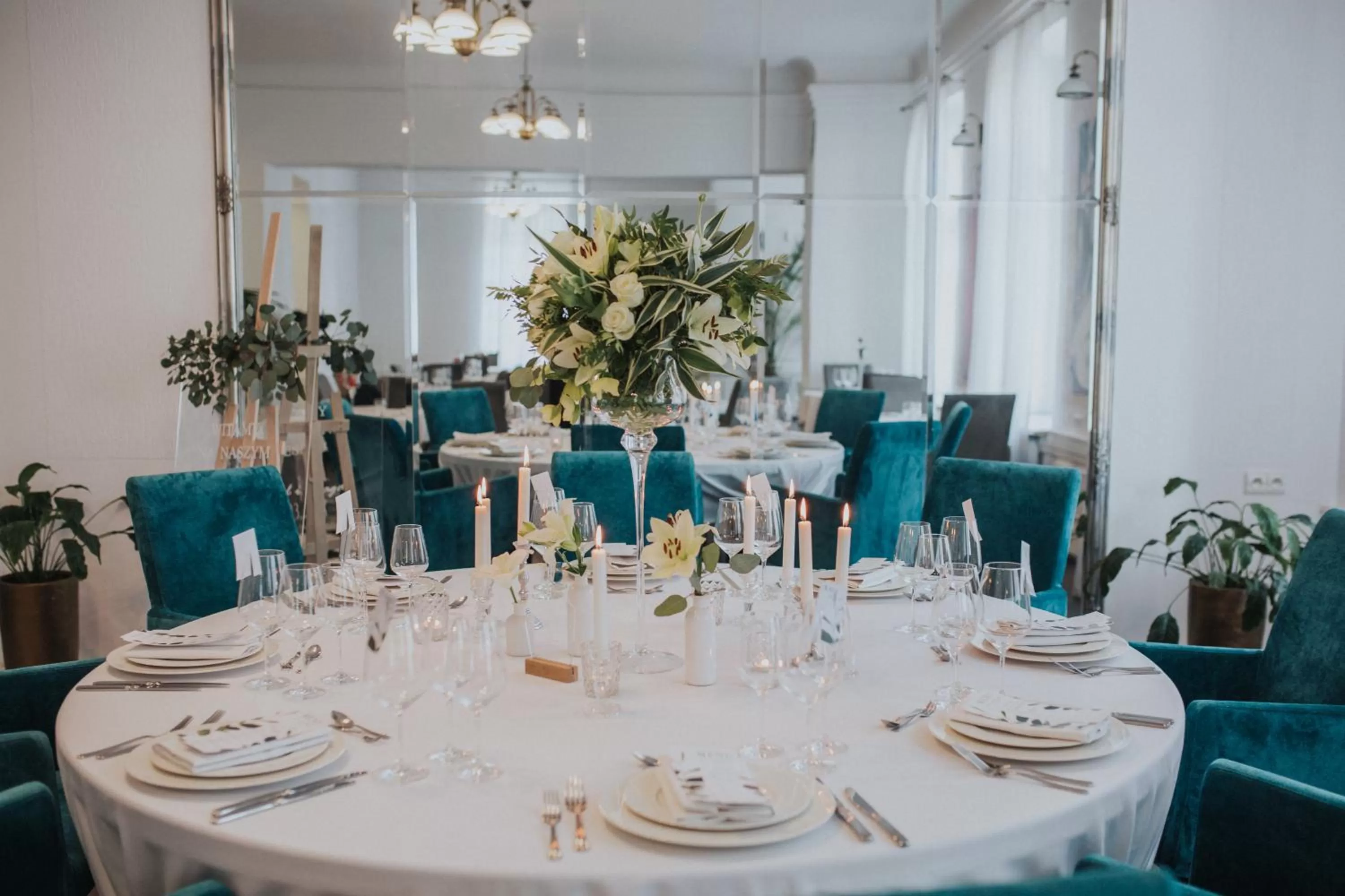 Restaurant/places to eat in Matejki 8