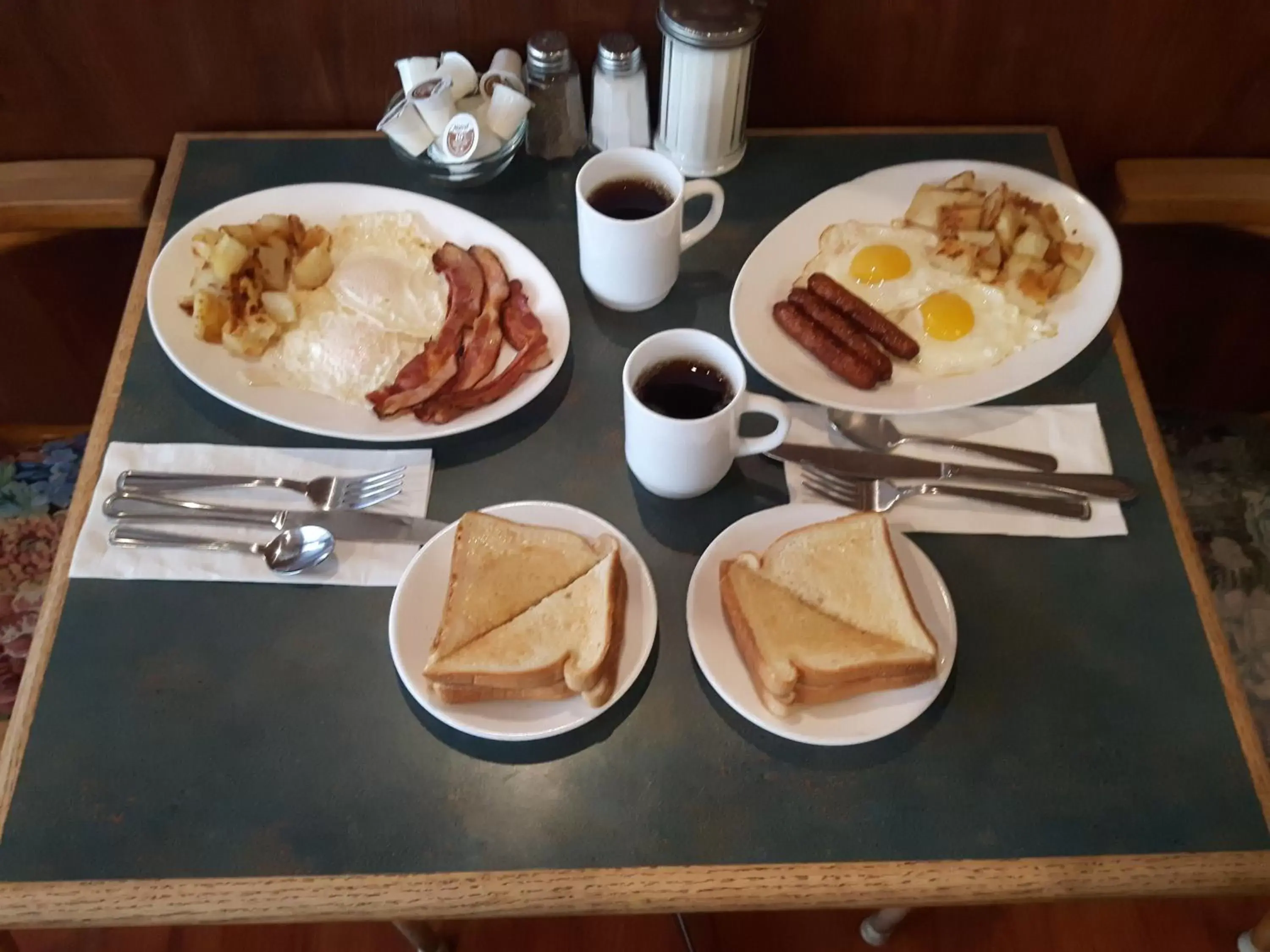 Food and drinks, Breakfast in Fuller Lake Chemainus Motel