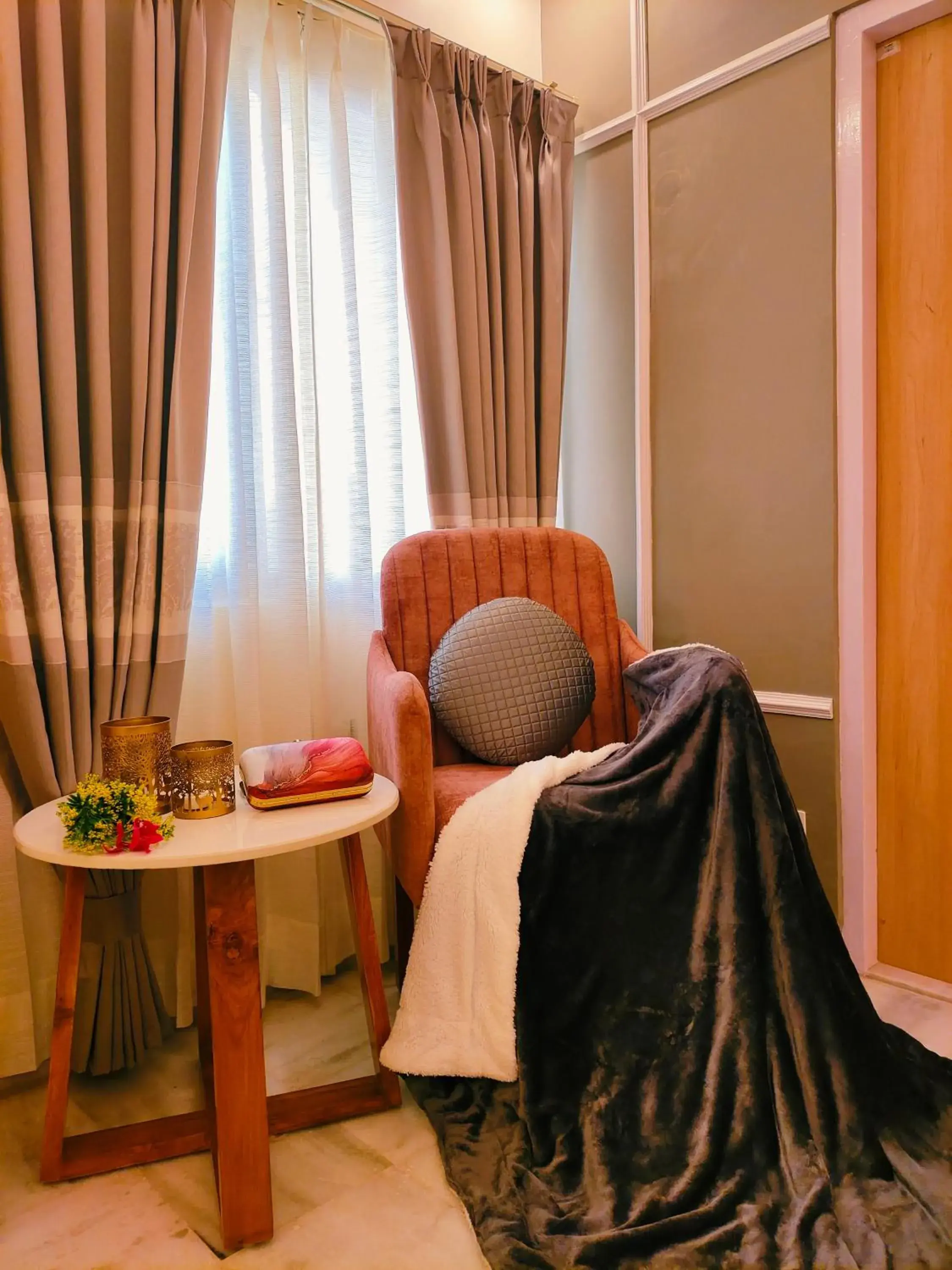 Seating Area in Hotel Sarang Palace