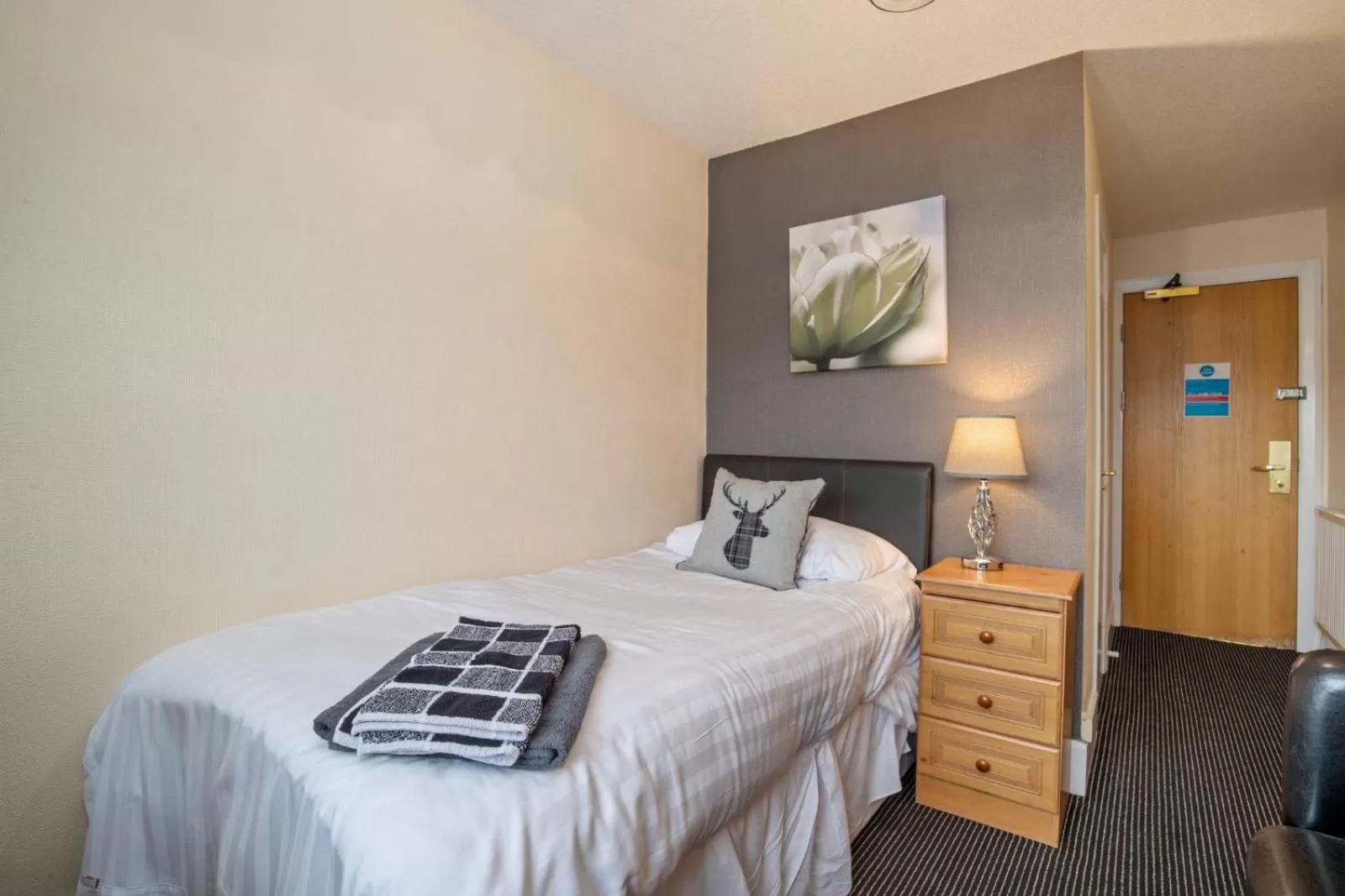 Bed in Castle Hotel Haverfordwest