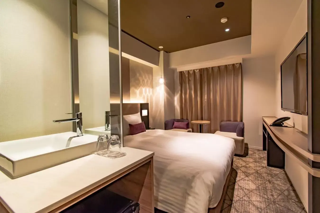 Photo of the whole room, Bathroom in Daiwa Roynet Hotel Osaka Sakaisuji Honmachi PREMIER