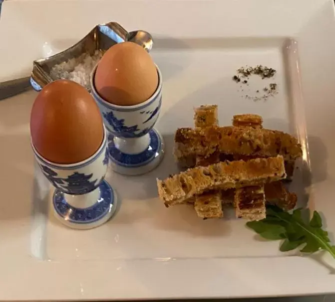 Breakfast in The White House Hotel