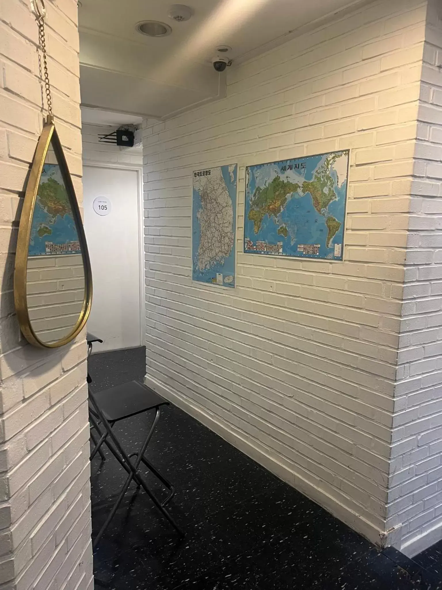 Property building in Hostel Seoul Property building in Hostel Seoul