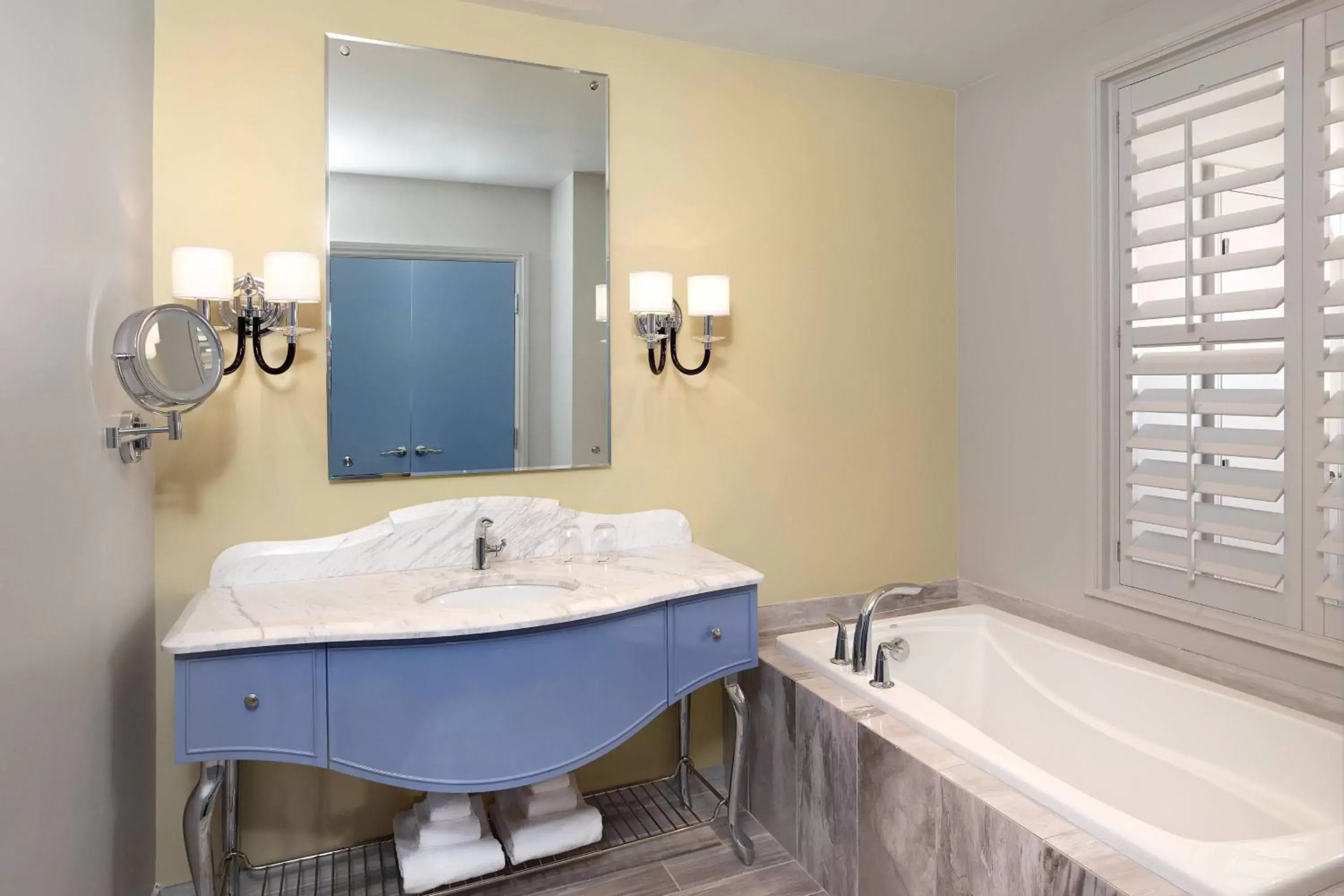 Bathroom in Grand Bohemian Hotel Charleston, Autograph Collection