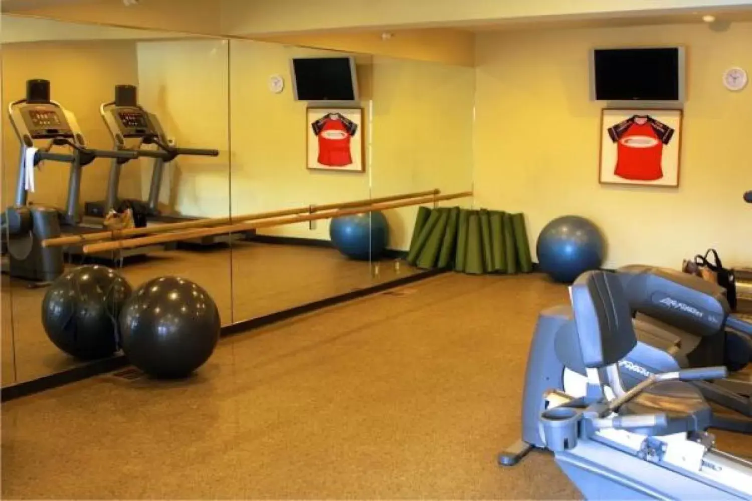 Fitness Center/Facilities in Casa Munras Garden Hotel & Spa