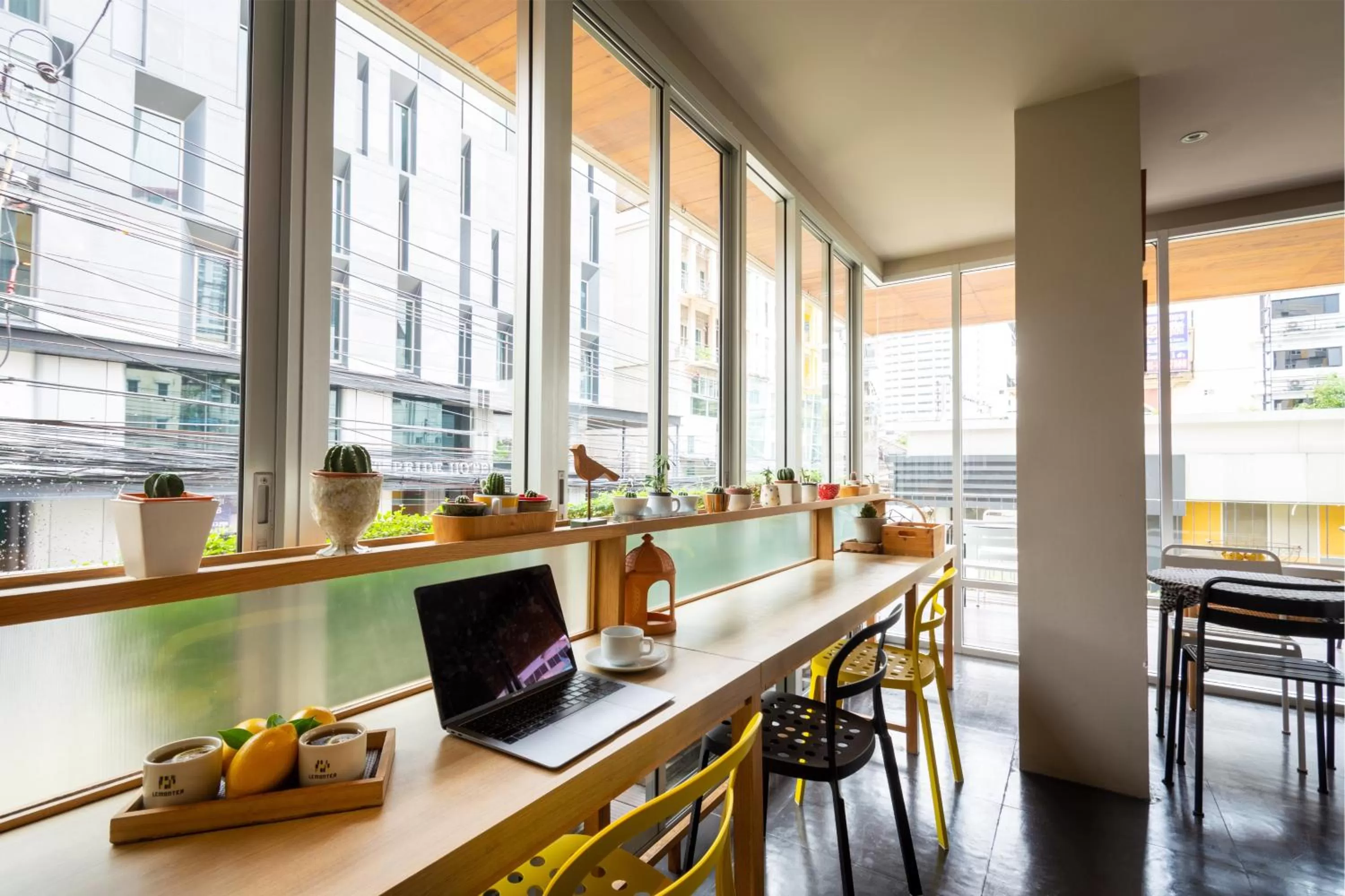 Restaurant/places to eat in Lemontea Hotel Bangkok