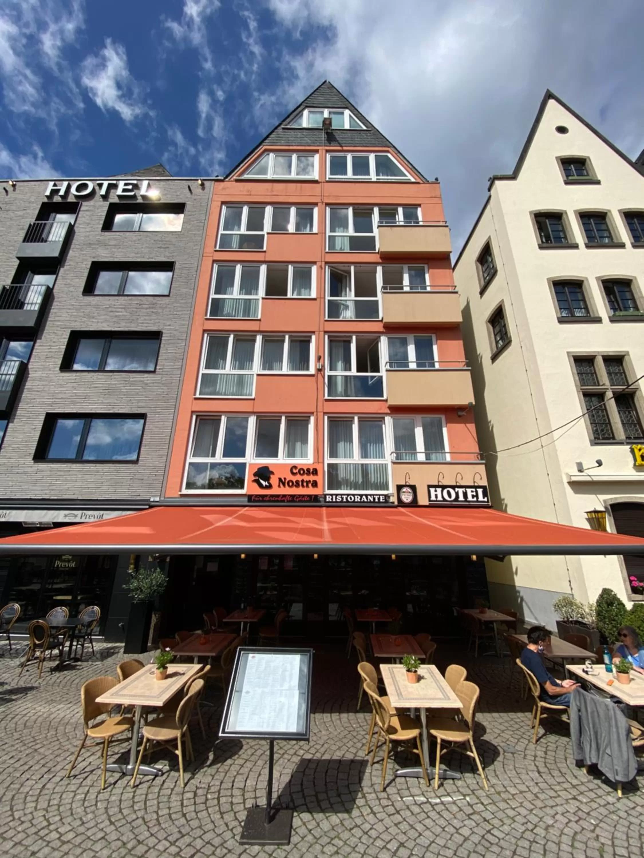 Property building in Hotel Drei Kronen