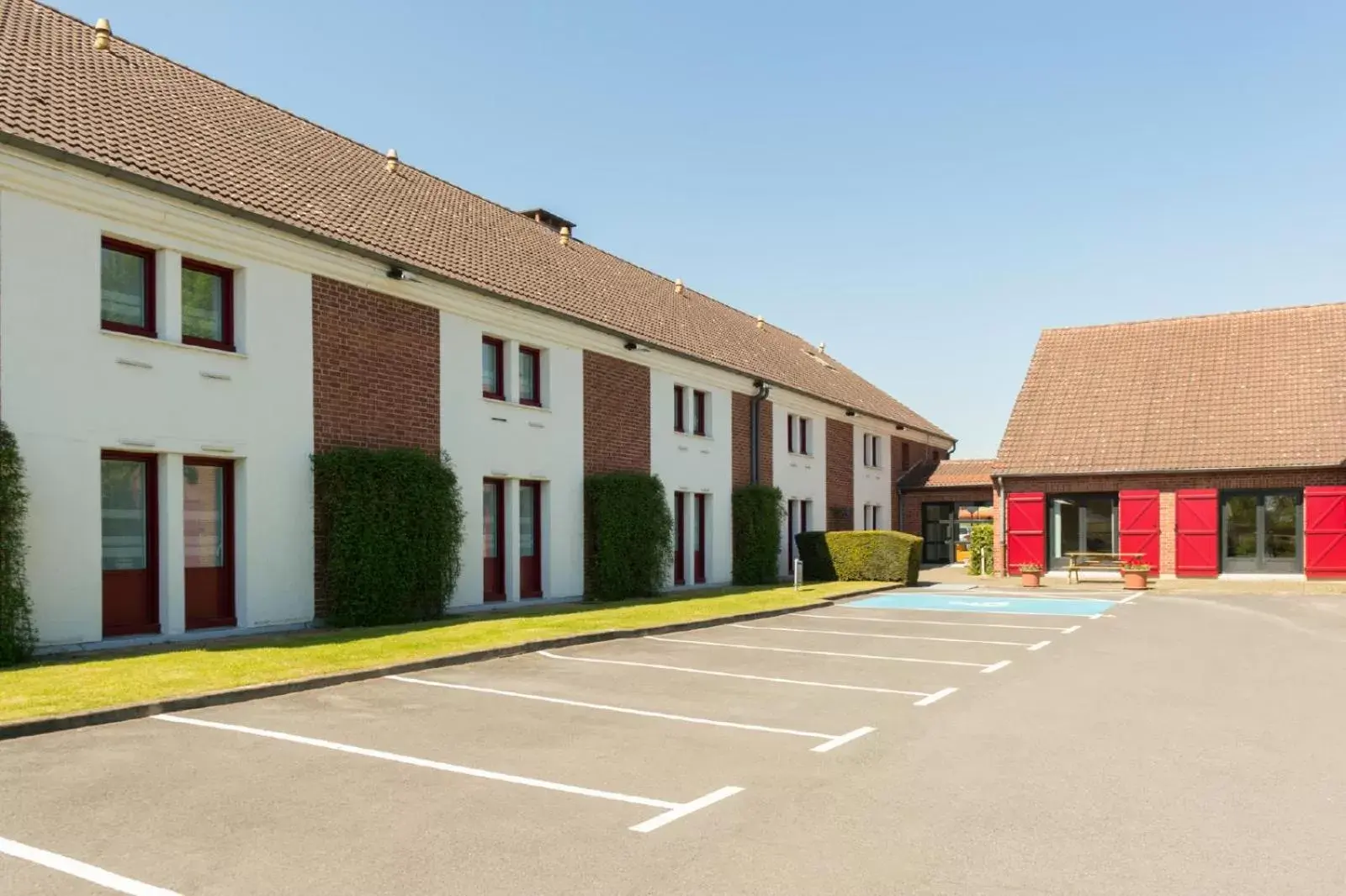 Property Building in The Originals City, Hôtel Le Gayant, Douai (Inter-Hotel)