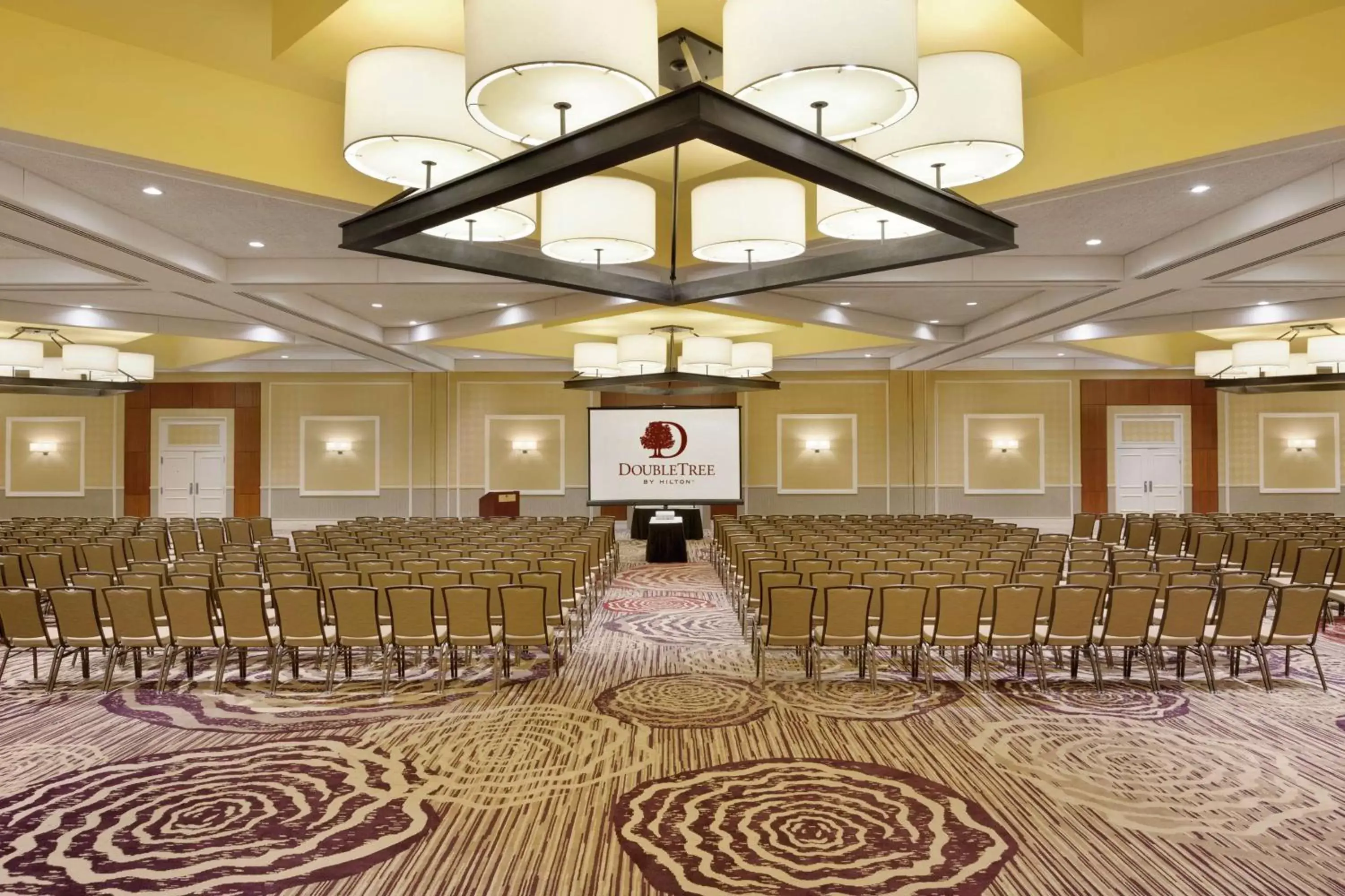 Meeting/conference room in DoubleTree by Hilton Hotel & Executive Meeting Center Somerset